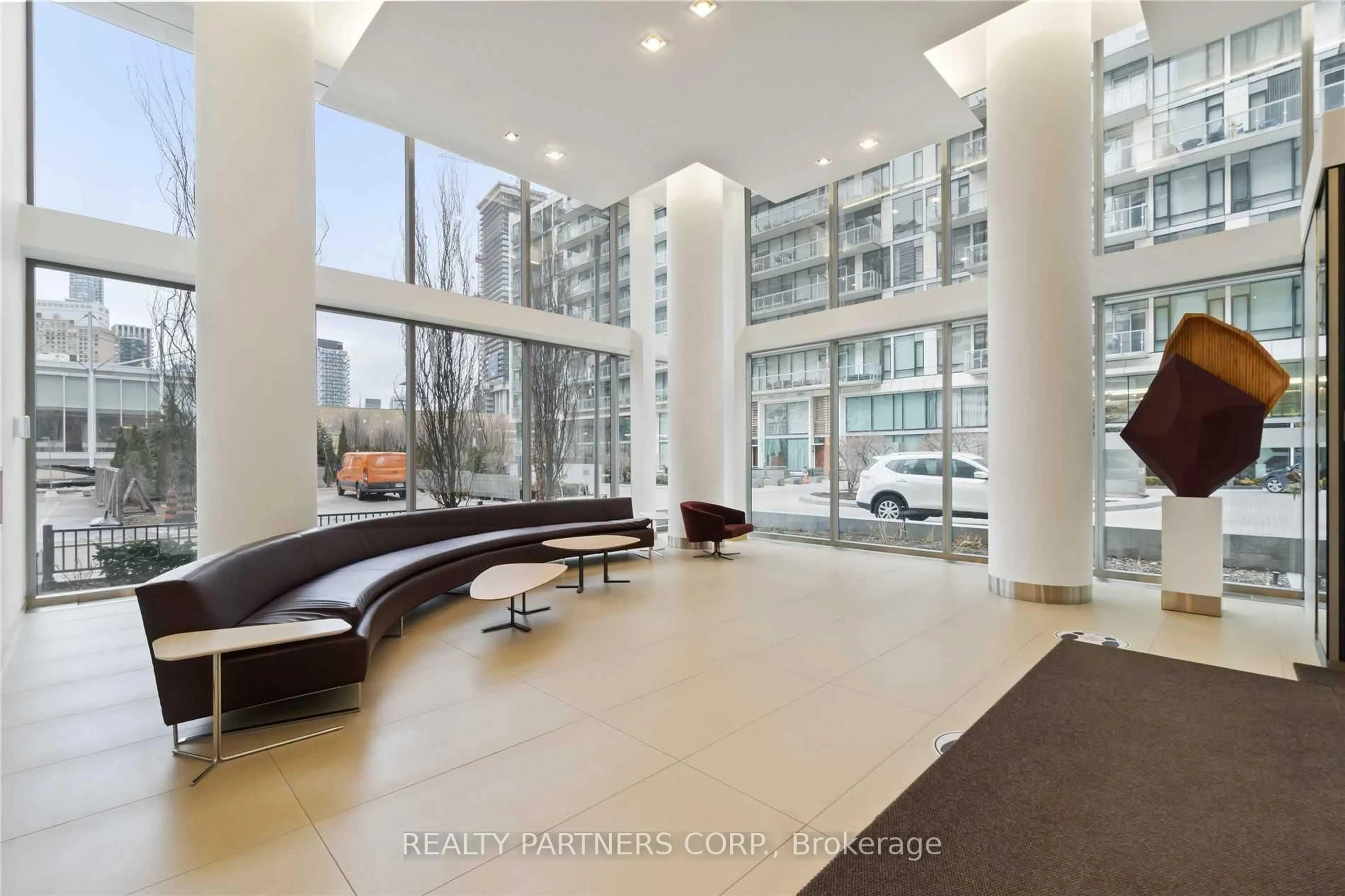 Indoor foyer for 39 Queens Quay #426, Toronto Ontario M5E 0A5