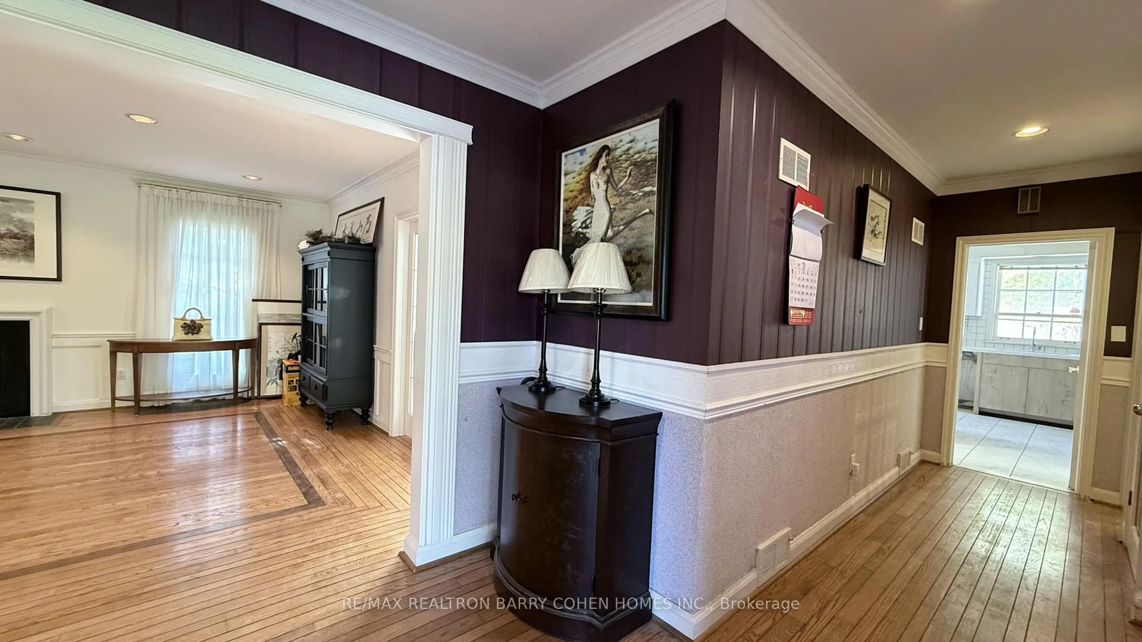 Indoor entryway for 37 Wilket Rd, Toronto Ontario M2L 1N9