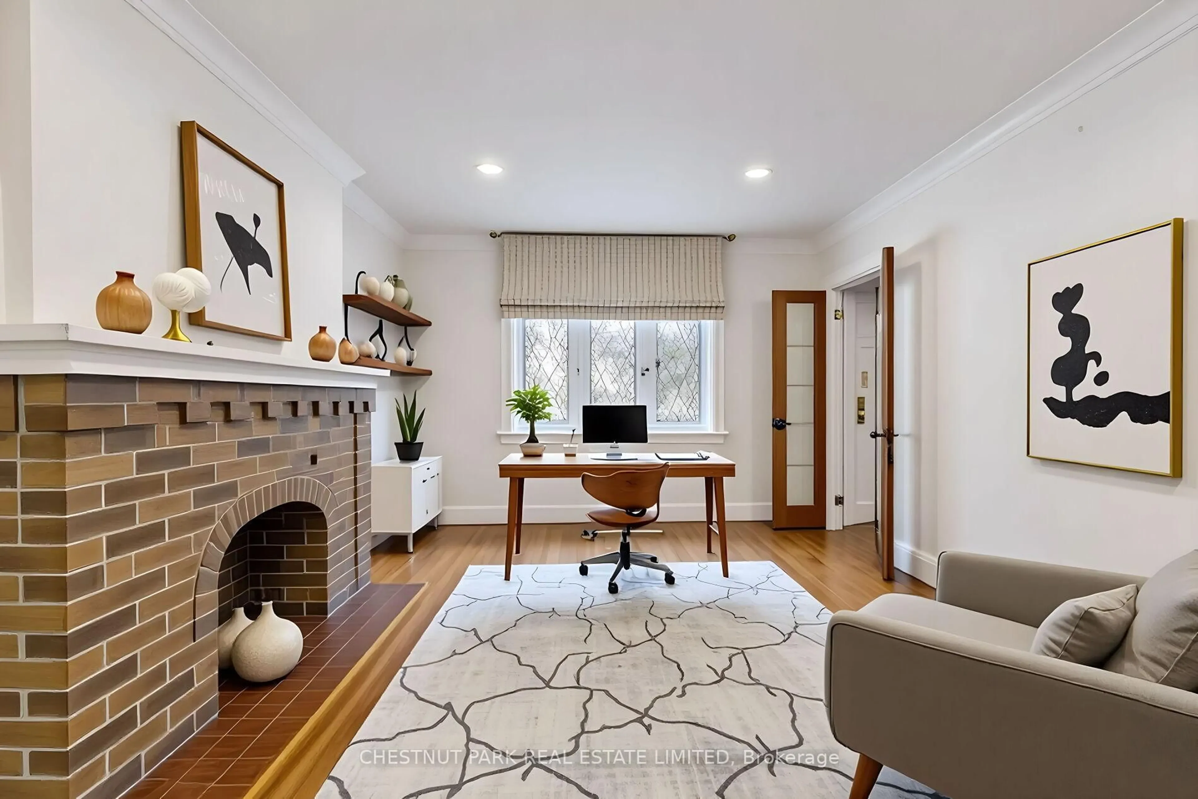 Living room with furniture, unknown for 511 Davenport Rd, Toronto Ontario M4V 1B8