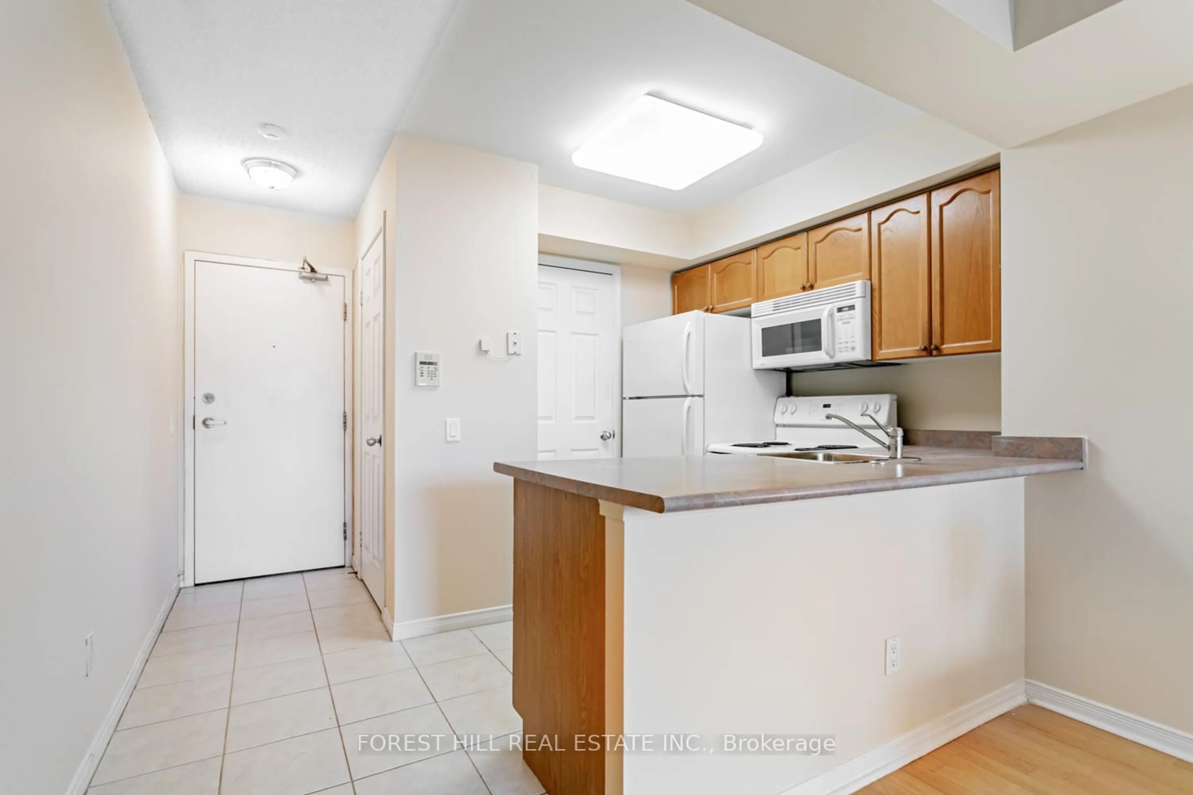 Standard kitchen, unknown for 30 Harrison Garden Blvd #1501, Toronto Ontario M2N 7A9
