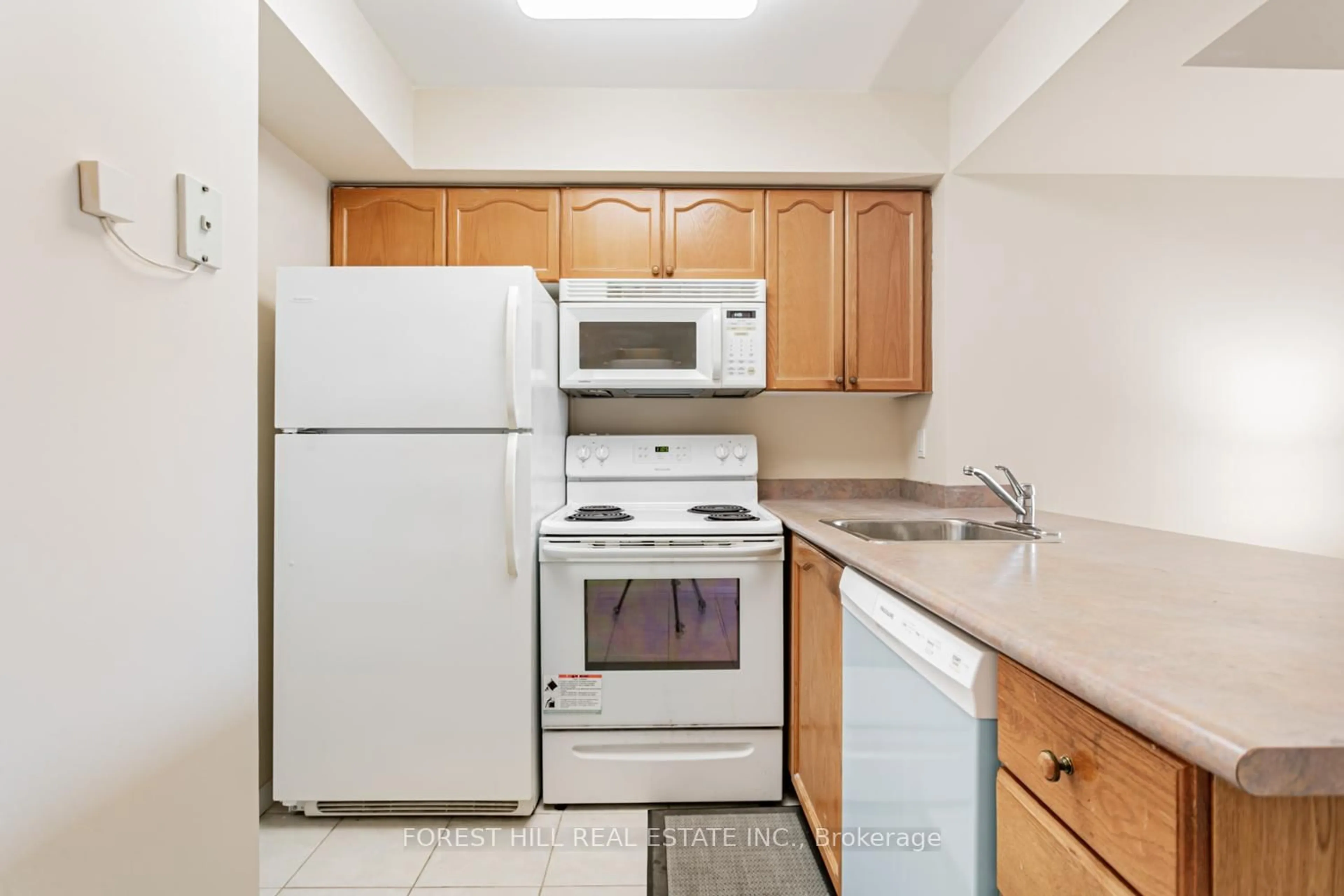 Standard kitchen, unknown for 30 Harrison Garden Blvd #1501, Toronto Ontario M2N 7A9