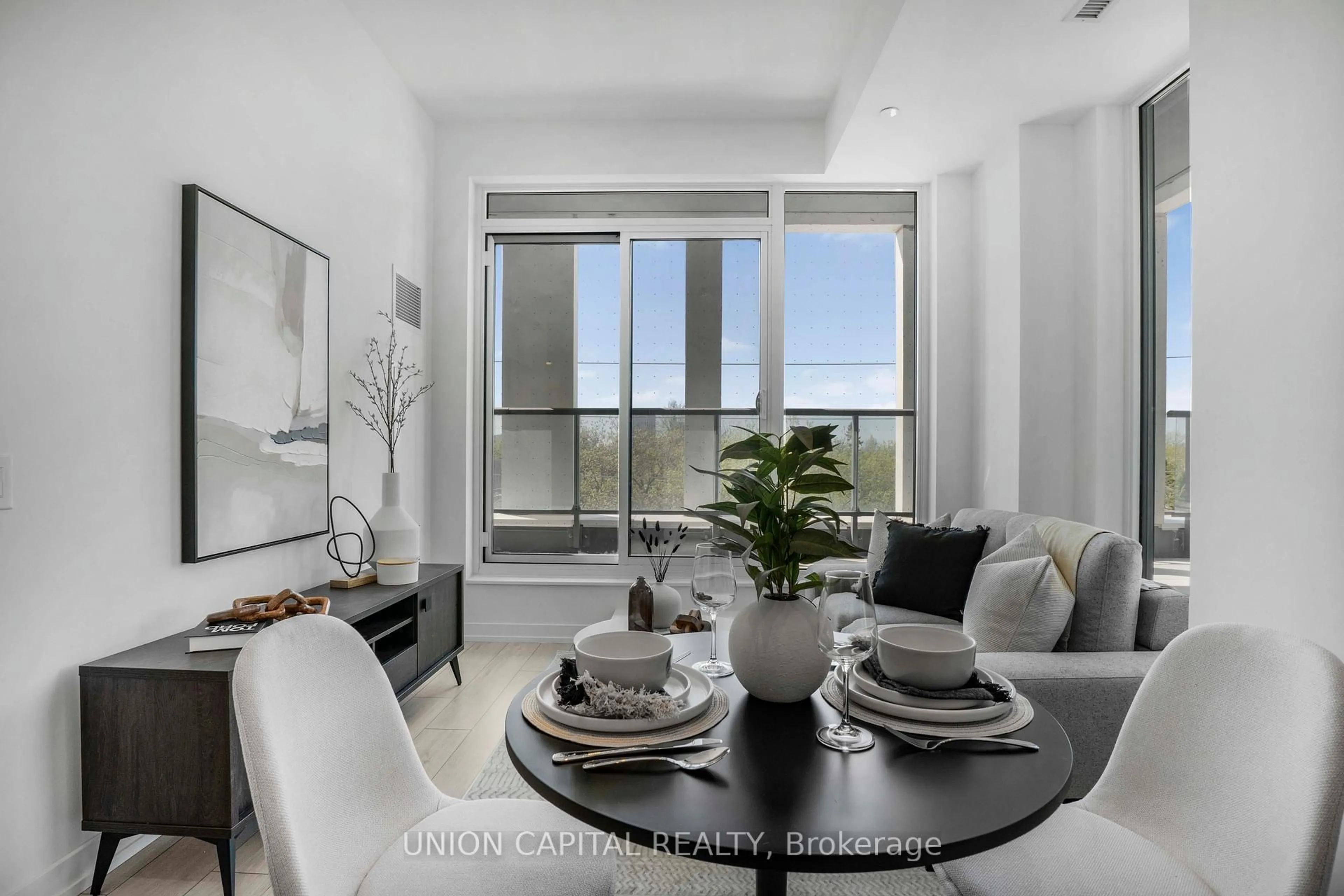 Dining room, ceramic/tile floor for 500 Dupont St #319, Toronto Ontario M6G 0B8