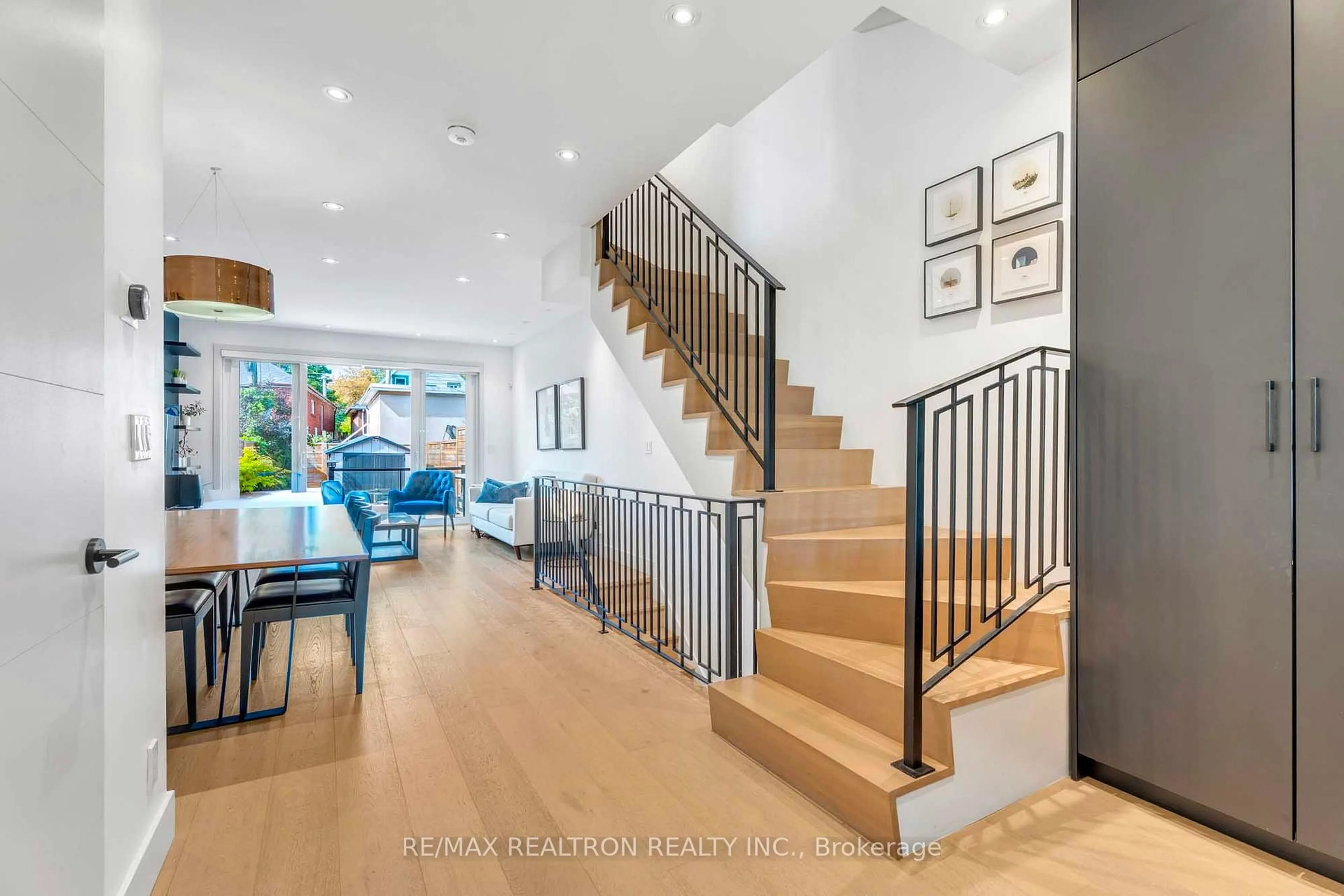 Unknown for 38 Alameda Ave, Toronto Ontario M6C 3W2