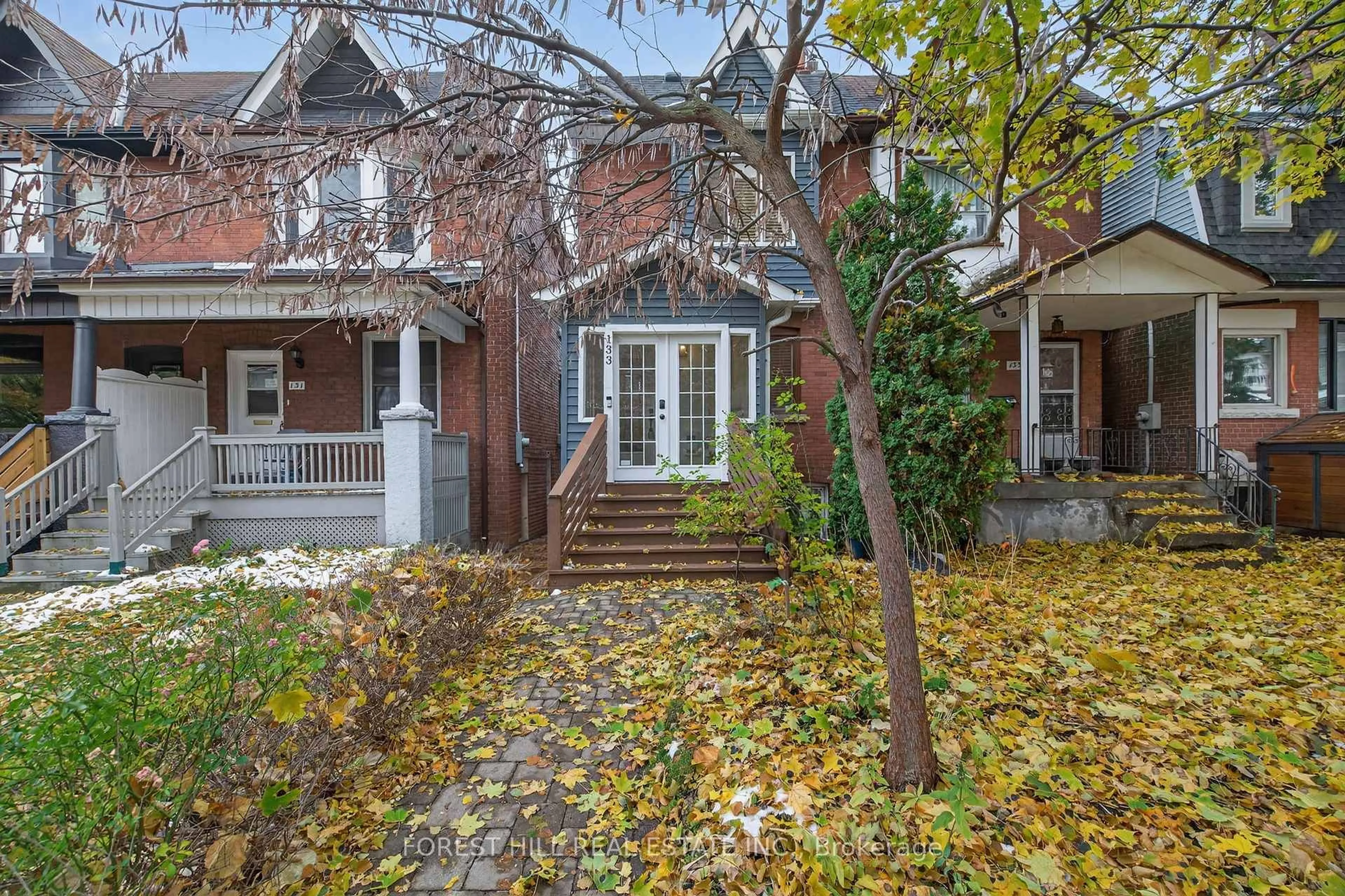 Home with brick exterior material, street for 133 Ellsworth Ave, Toronto Ontario M6G 2K5