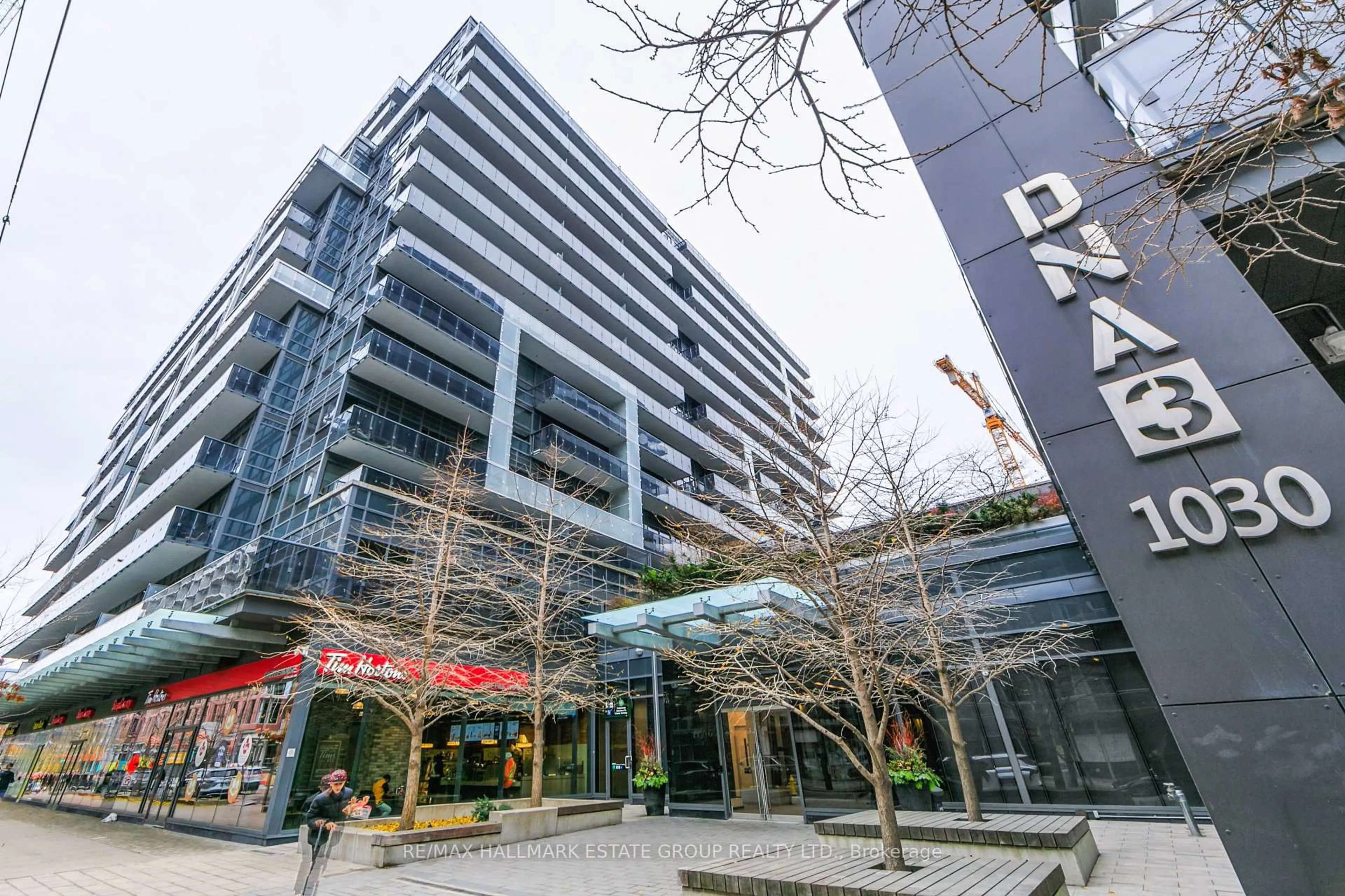 Patio, building for 1030 King St #845, Toronto Ontario M6K 0B4