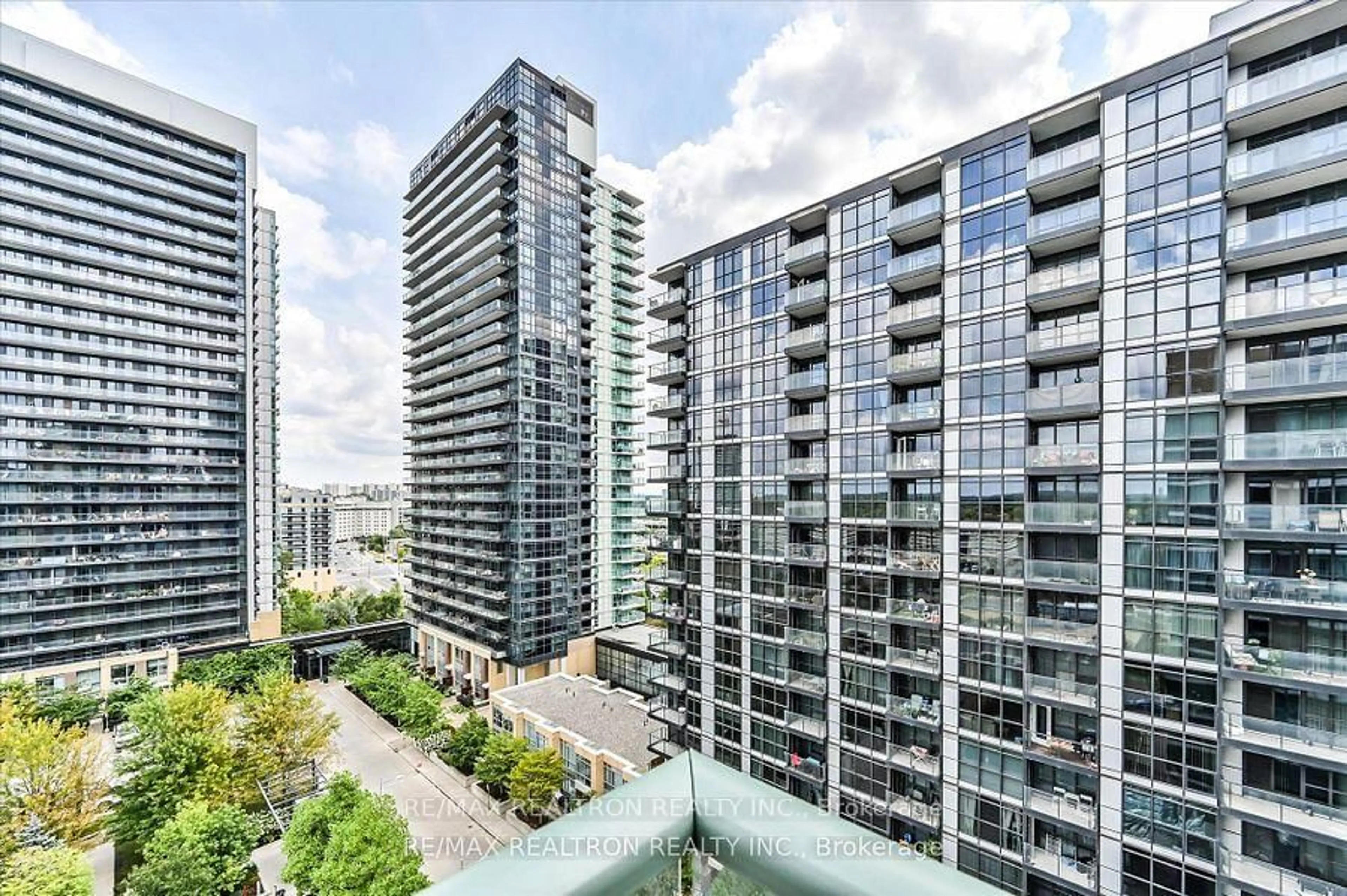 Unknown for 15 Singer Crt #1110, Toronto Ontario M2K 0B4