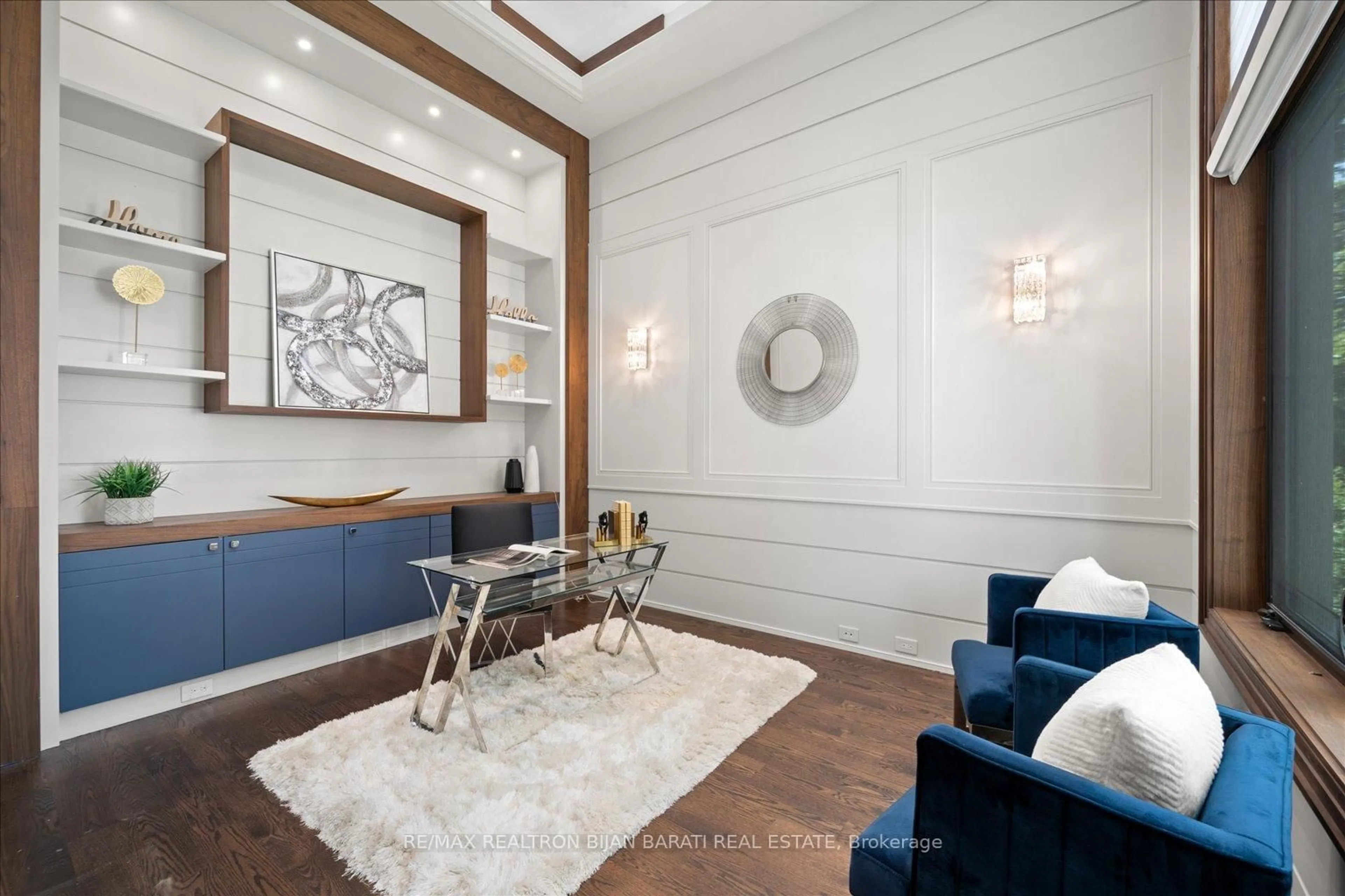 Living room with furniture, wood/laminate floor for 185 Maxome Ave, Toronto Ontario M2M 3L1