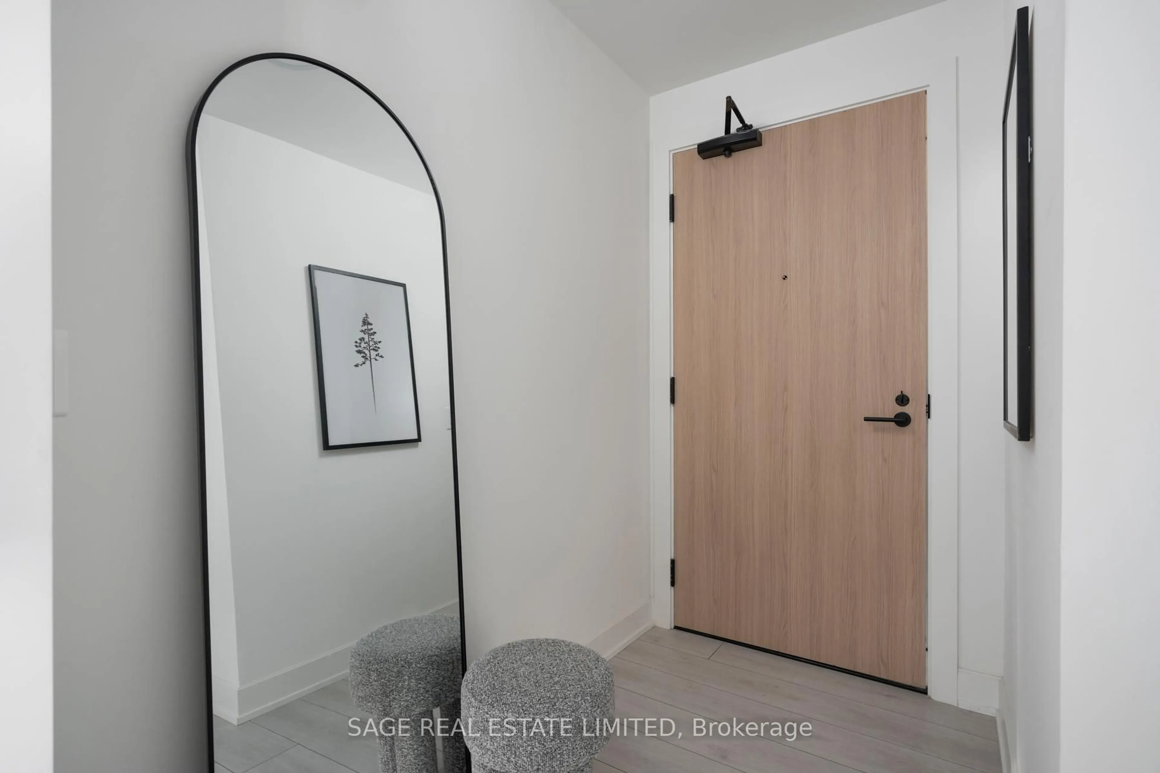 Indoor entryway for 35 Mercer St #2612, Toronto Ontario M5V 1H2