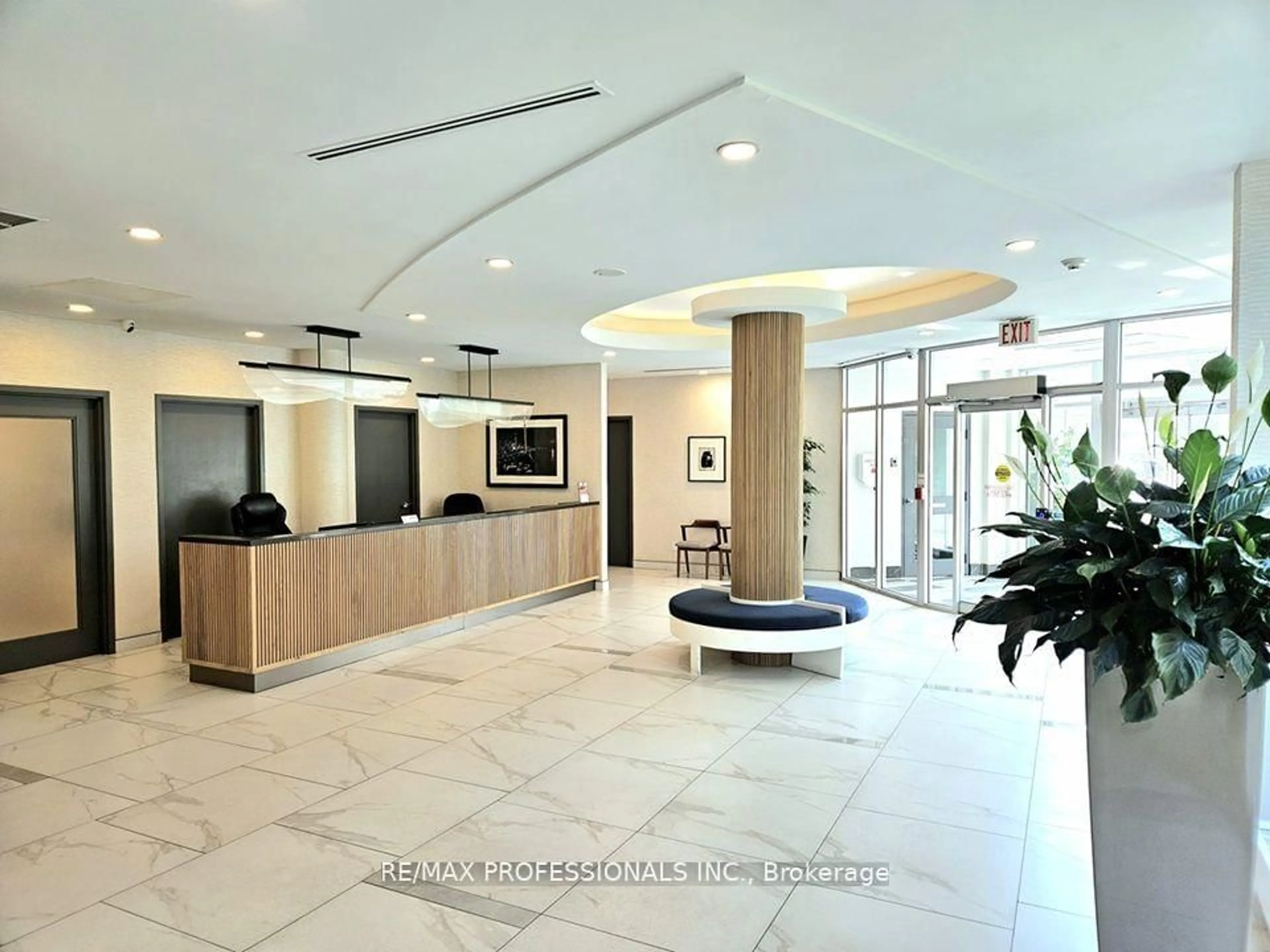 Lobby for 600 Queens Quay #1028, Toronto Ontario M5V 3M3
