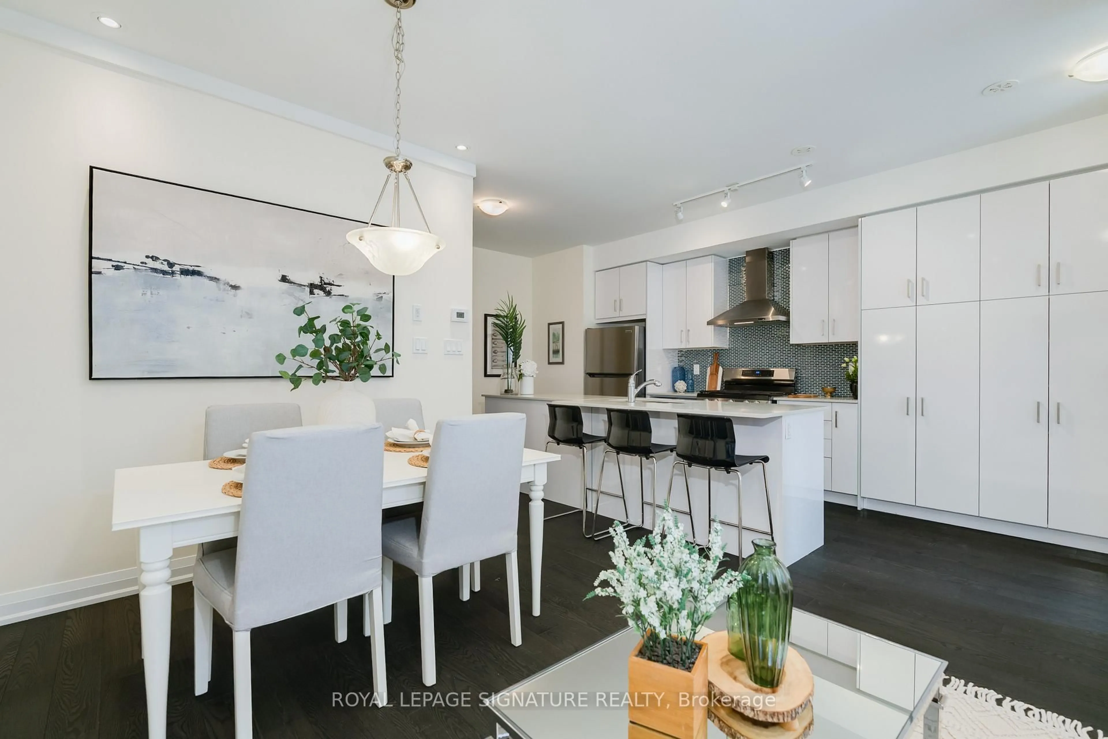 Open concept kitchen, unknown for 1972 Victoria Park Ave #27, Toronto Ontario M1R 1V1