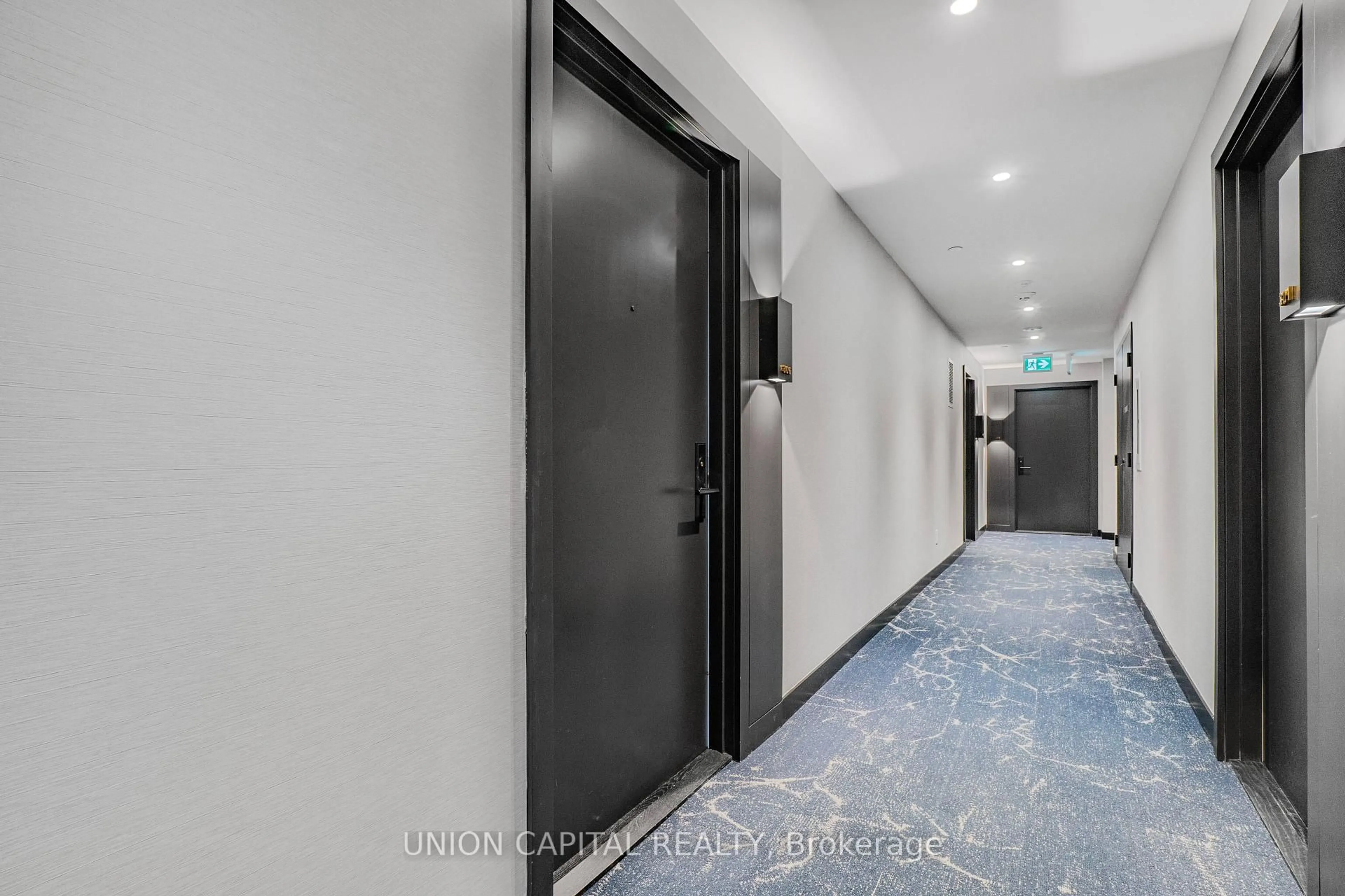 Indoor foyer for 500 Dupont St #306, Toronto Ontario M6G 0B8