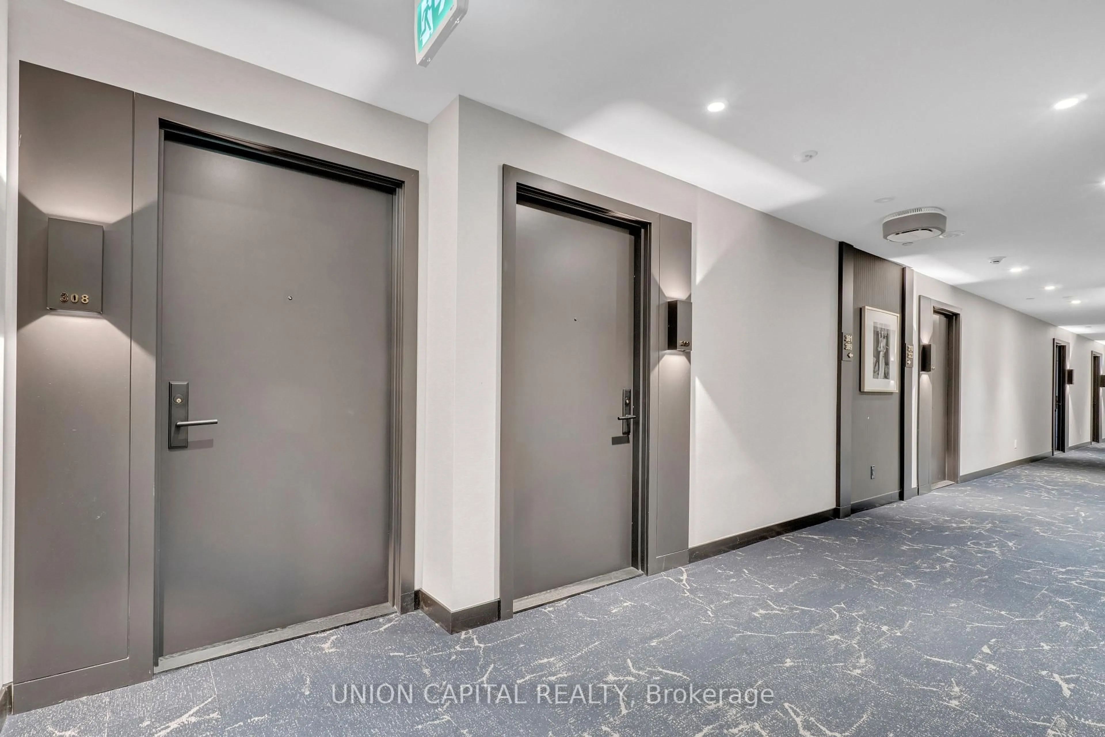 Indoor foyer for 500 Dupont St #308, Toronto Ontario M6G 0B8