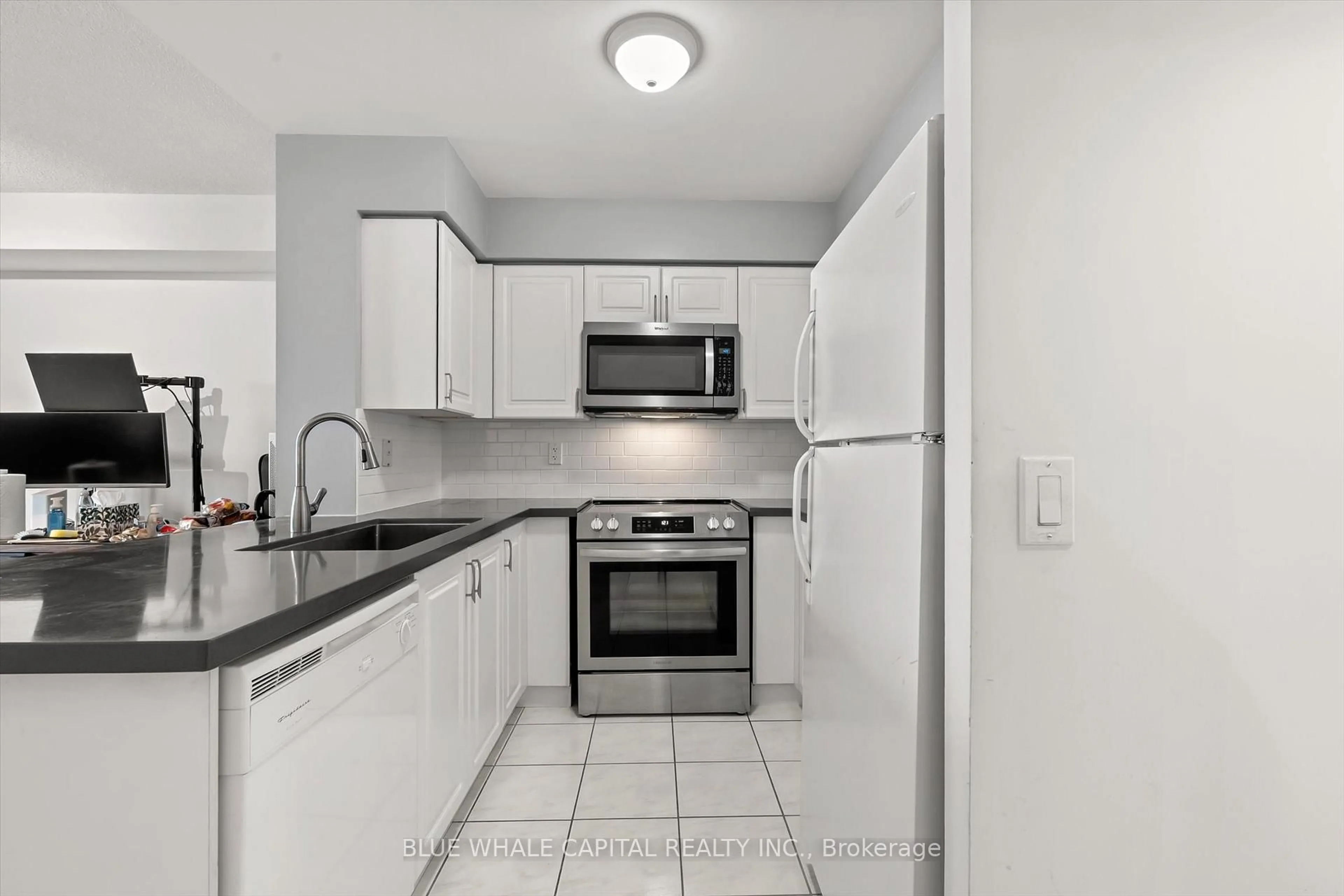Standard kitchen, unknown for 4968 Yonge St #1201, Toronto Ontario M2N 7G9
