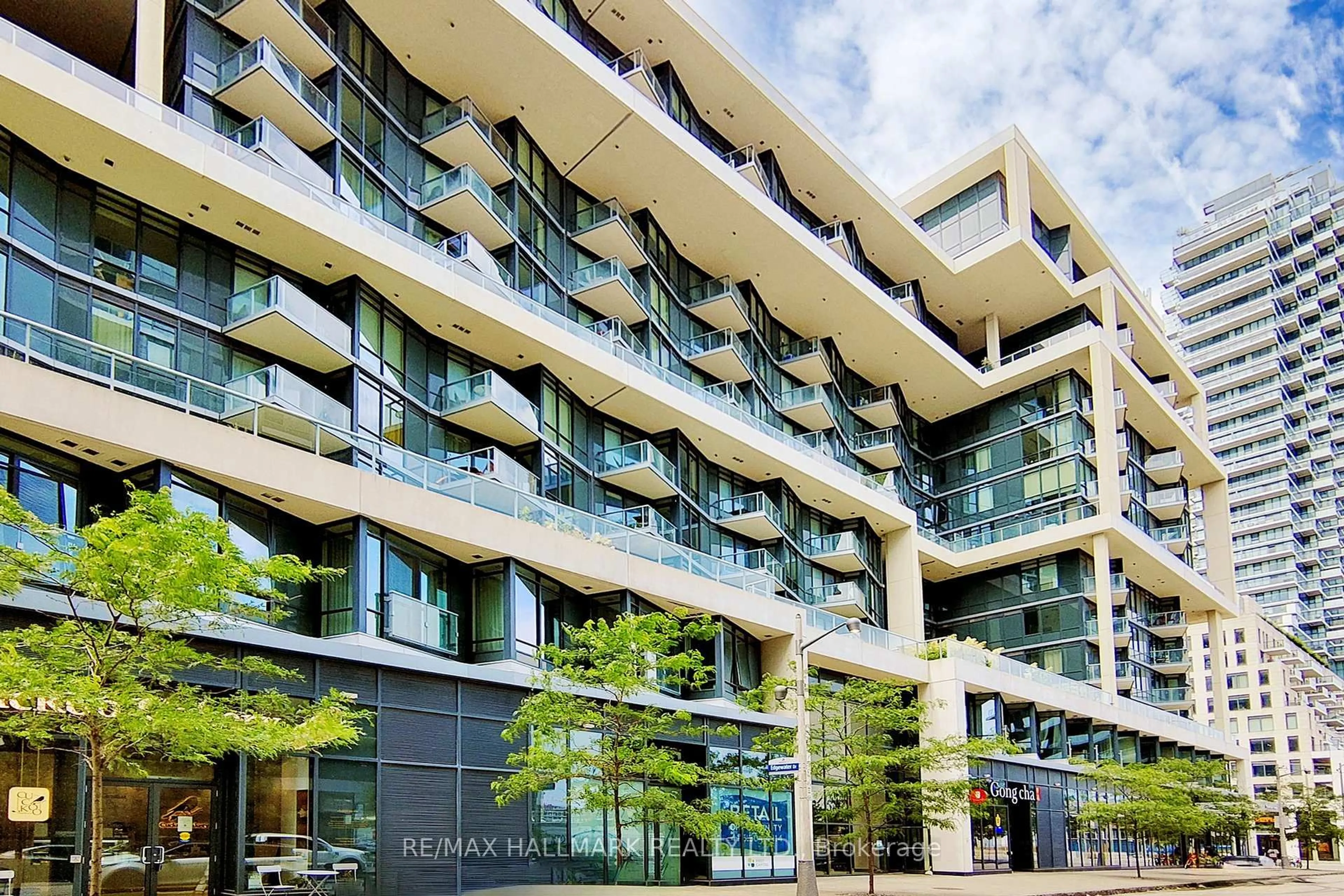 Unknown for 15 Merchants' Wharf #544, Toronto Ontario M5A 0N8