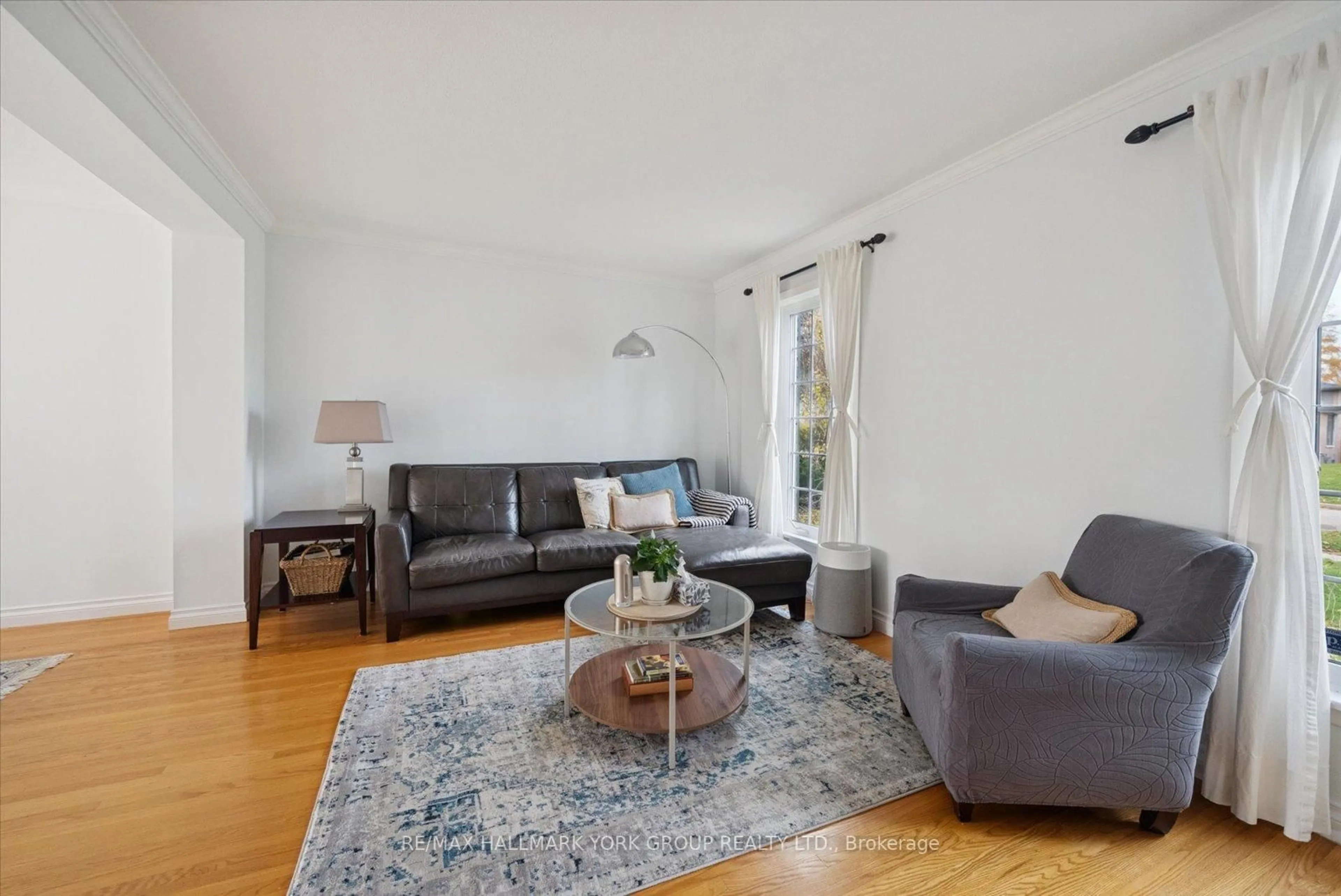 Living room with furniture, unknown for 59 Grove Park Cres, Toronto Ontario M2J 2C7