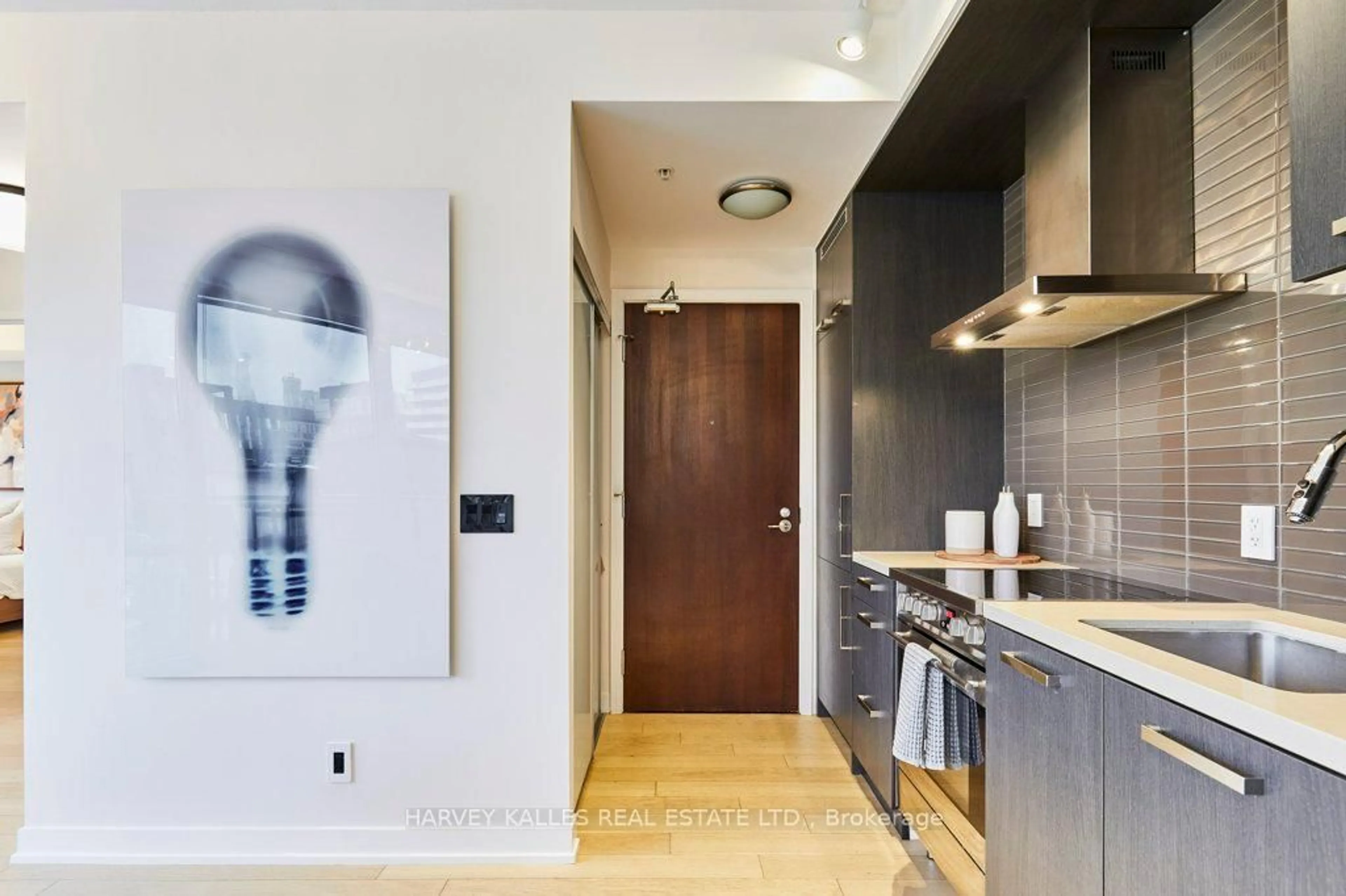 Contemporary kitchen, unknown for 120 Bayview Ave #N204, Toronto Ontario M5A 0G4