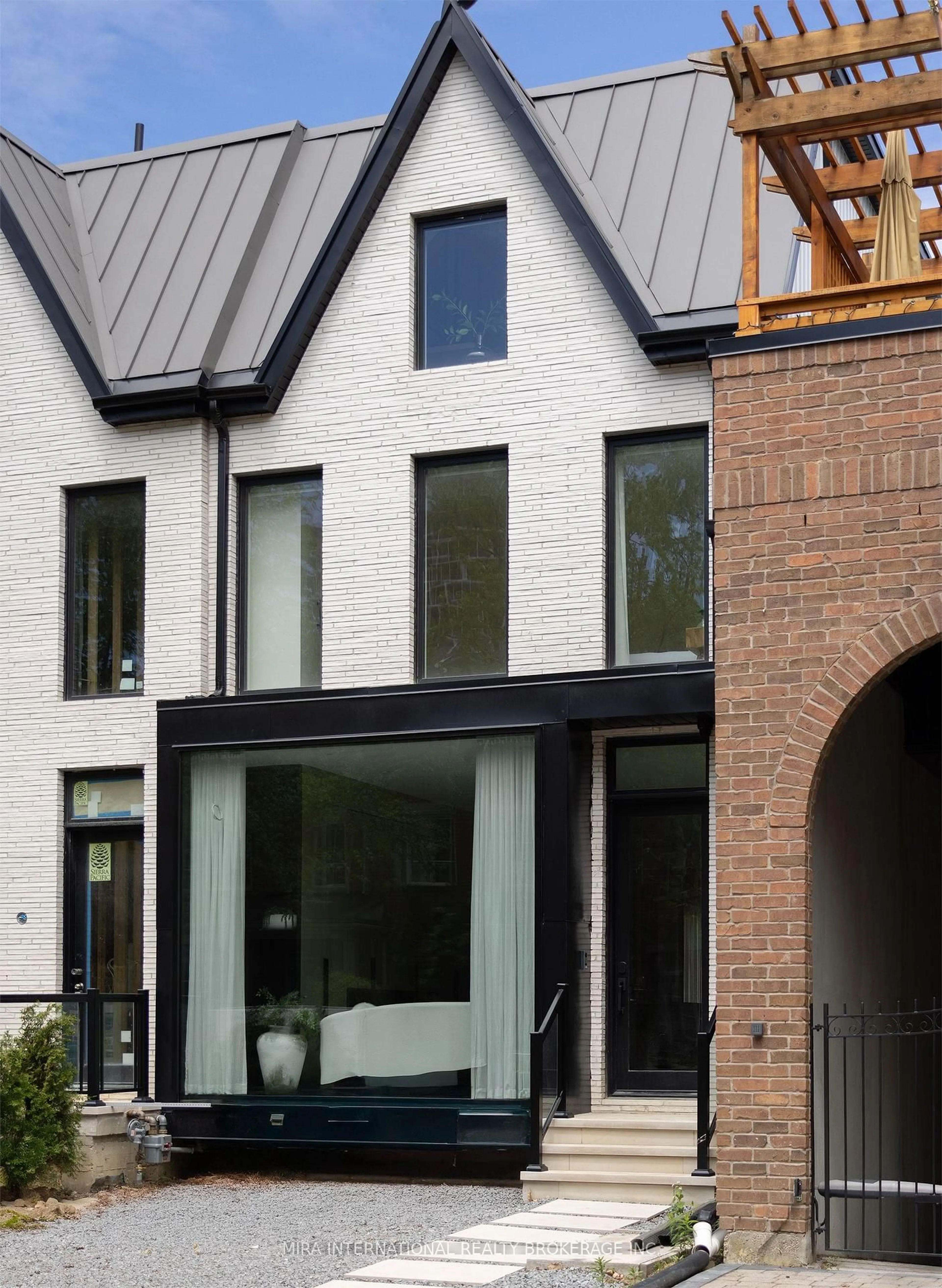 Home with brick exterior material, street for 48 Shaftesbury Ave, Toronto Ontario M4T 1A2