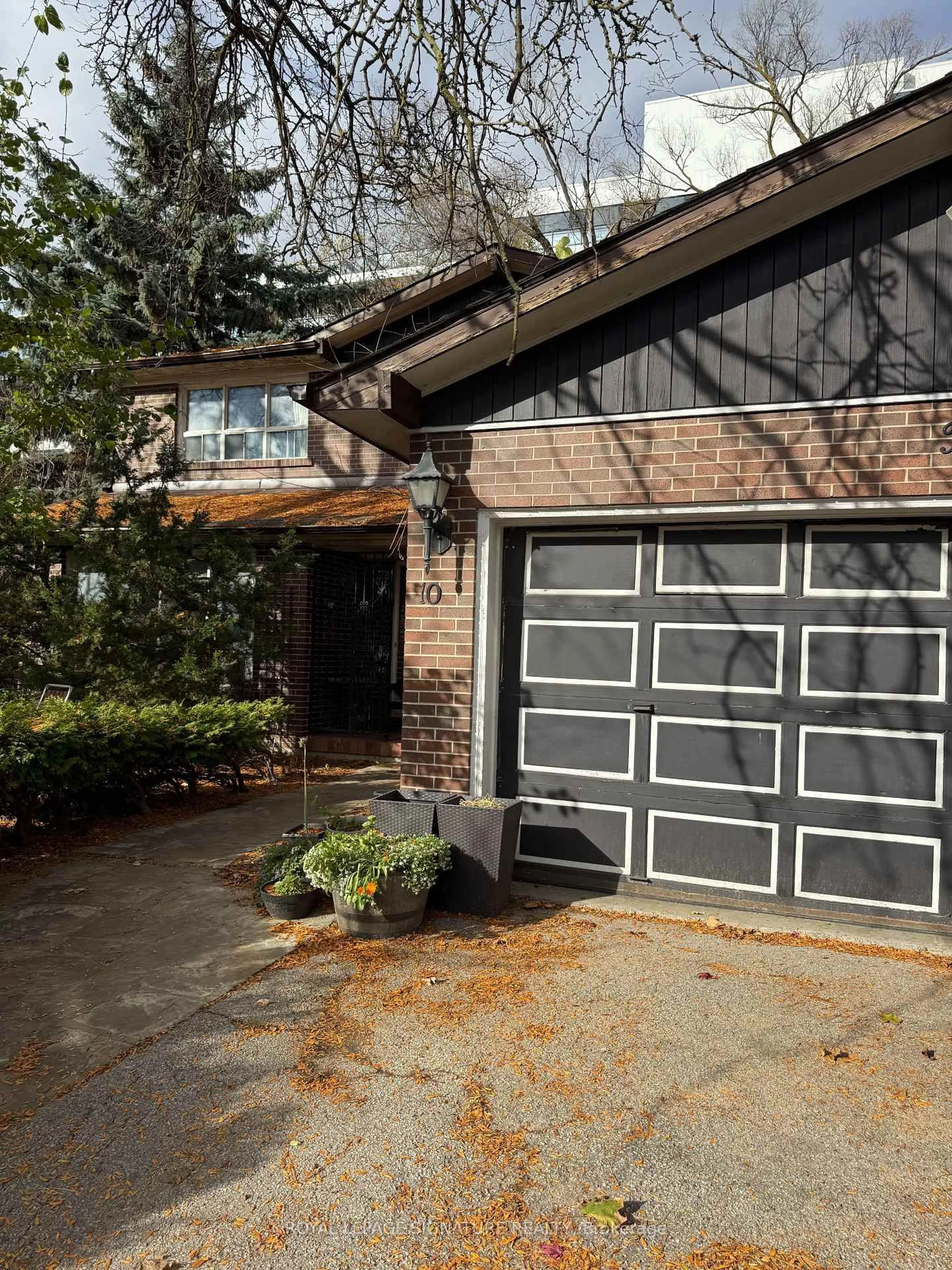 Home with brick exterior material, street for 10 Teagarden Crt, Toronto Ontario M2N 5Z9