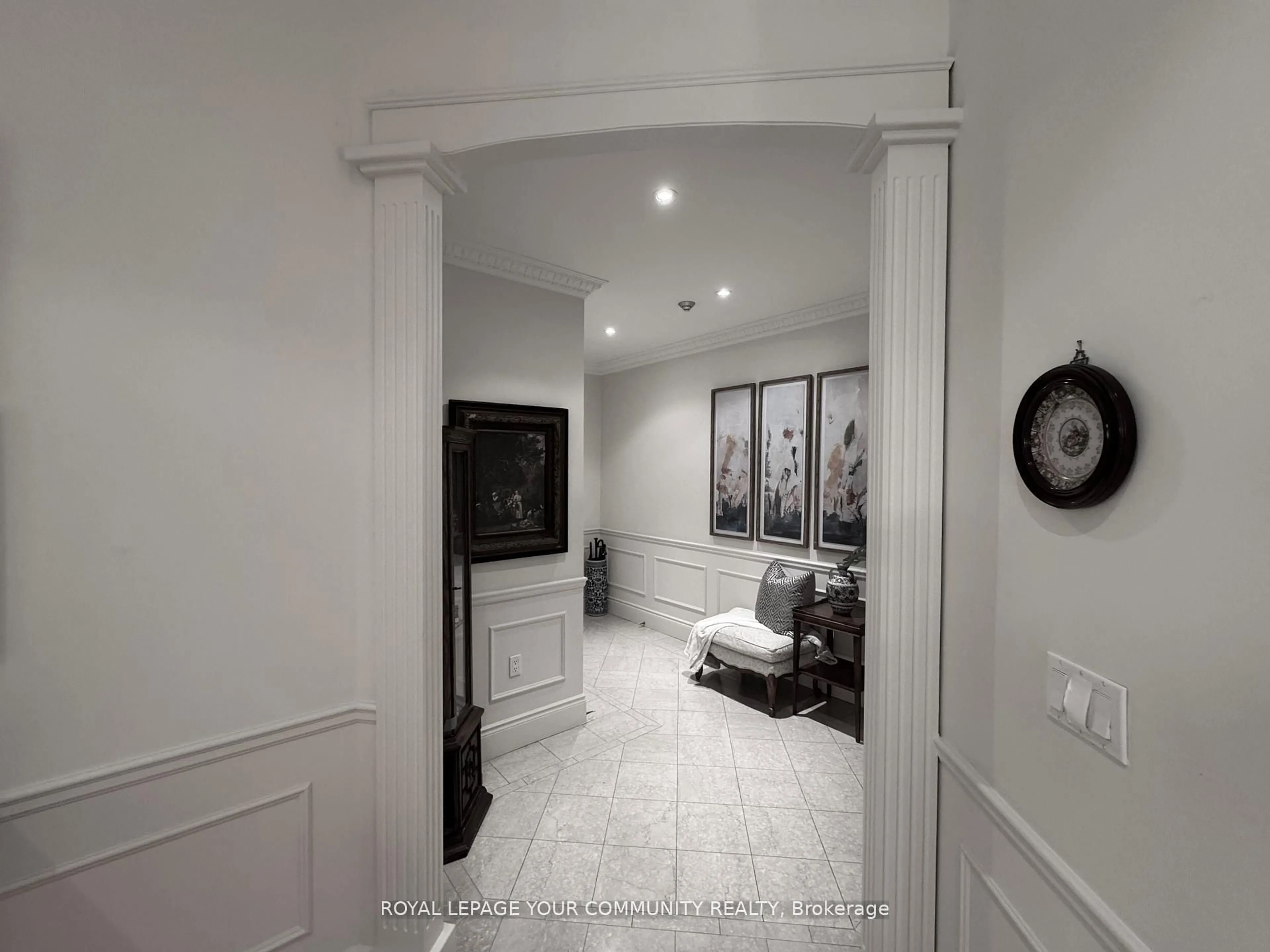 Indoor entryway for 88 Grandview Way #112, Toronto Ontario M2N 6V6