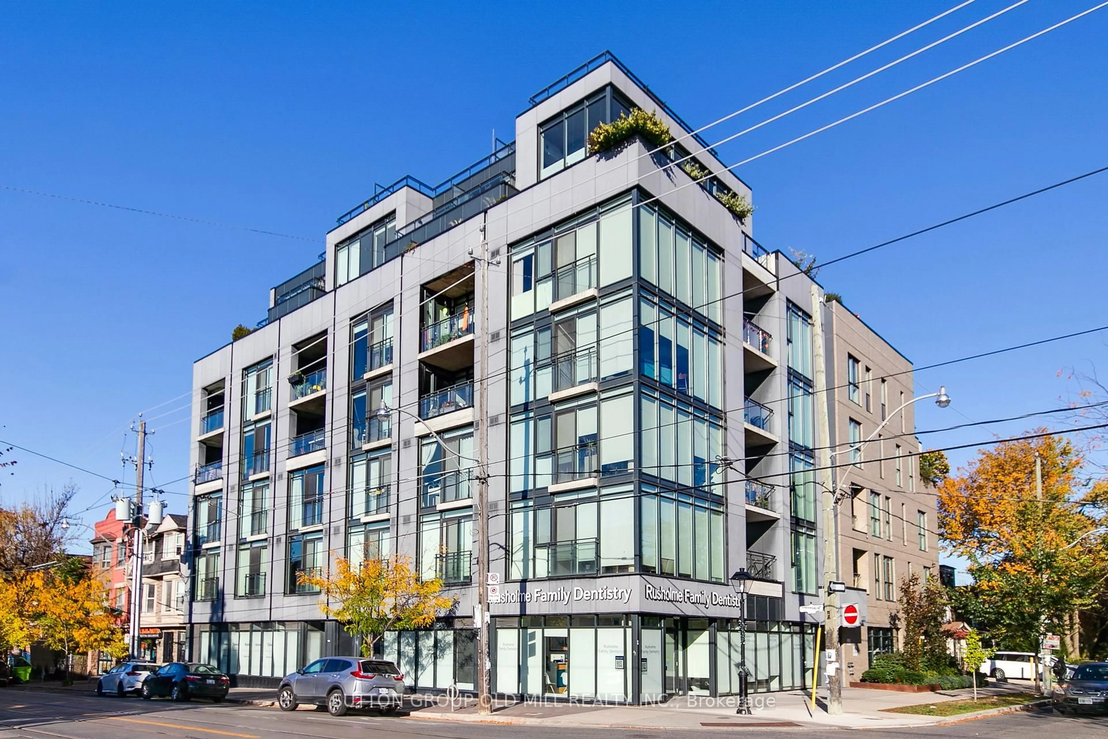 Patio, building for 130 Rusholme Rd #601, Toronto Ontario M6H 2Y7