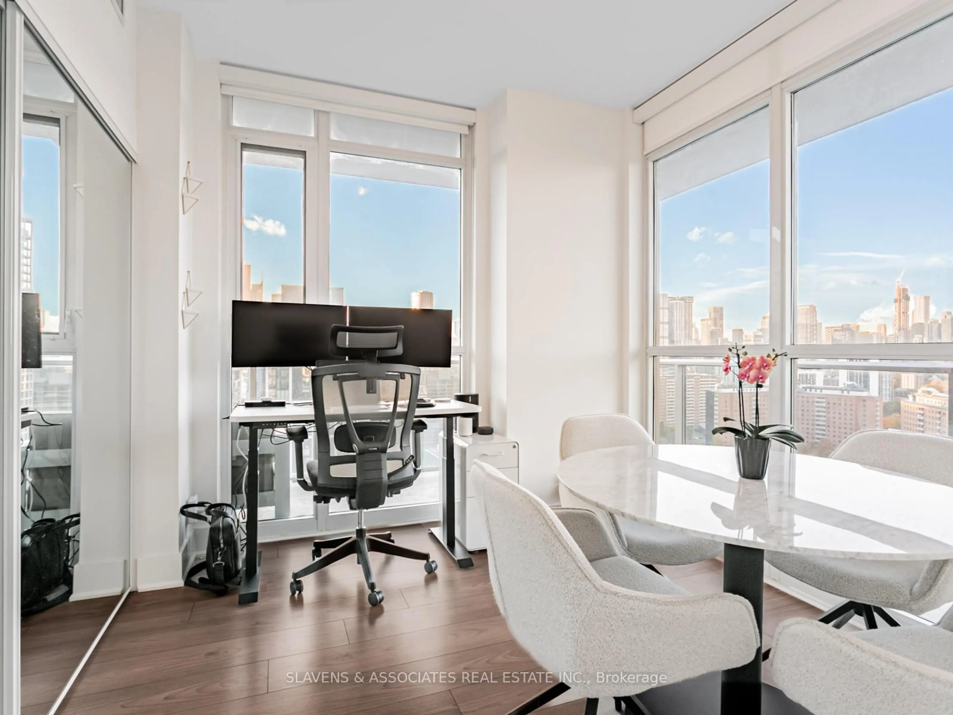 A pic of a room for 120 Parliament St #2202, Toronto Ontario M5A 0N6