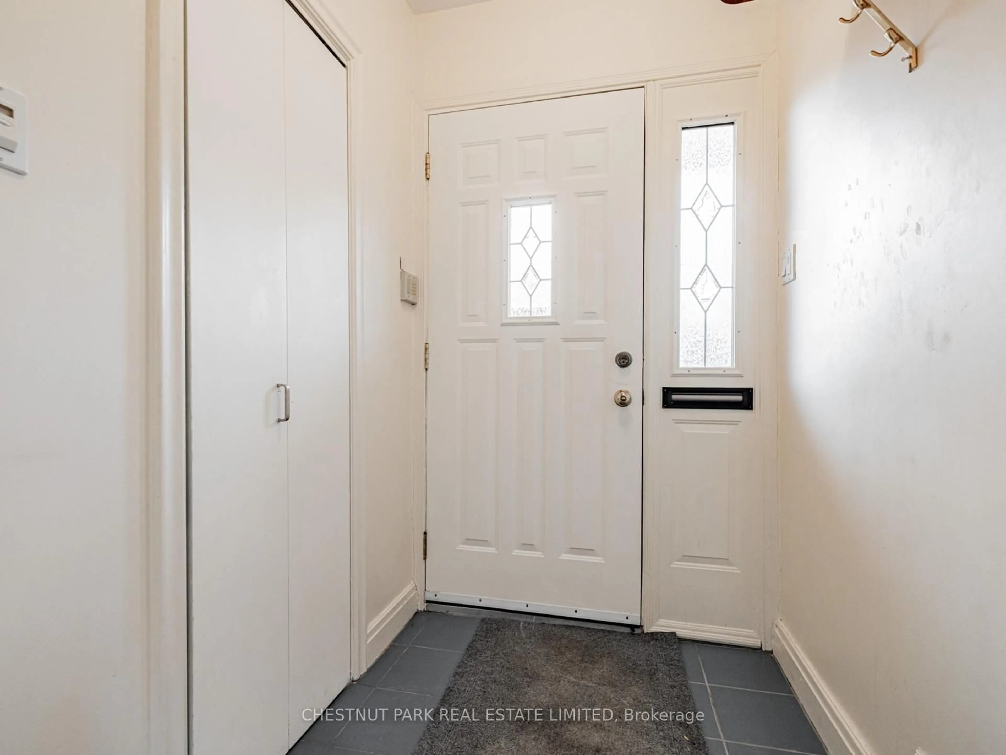 Indoor entryway for 67 Viewmount Ave, Toronto Ontario M6B 1T5