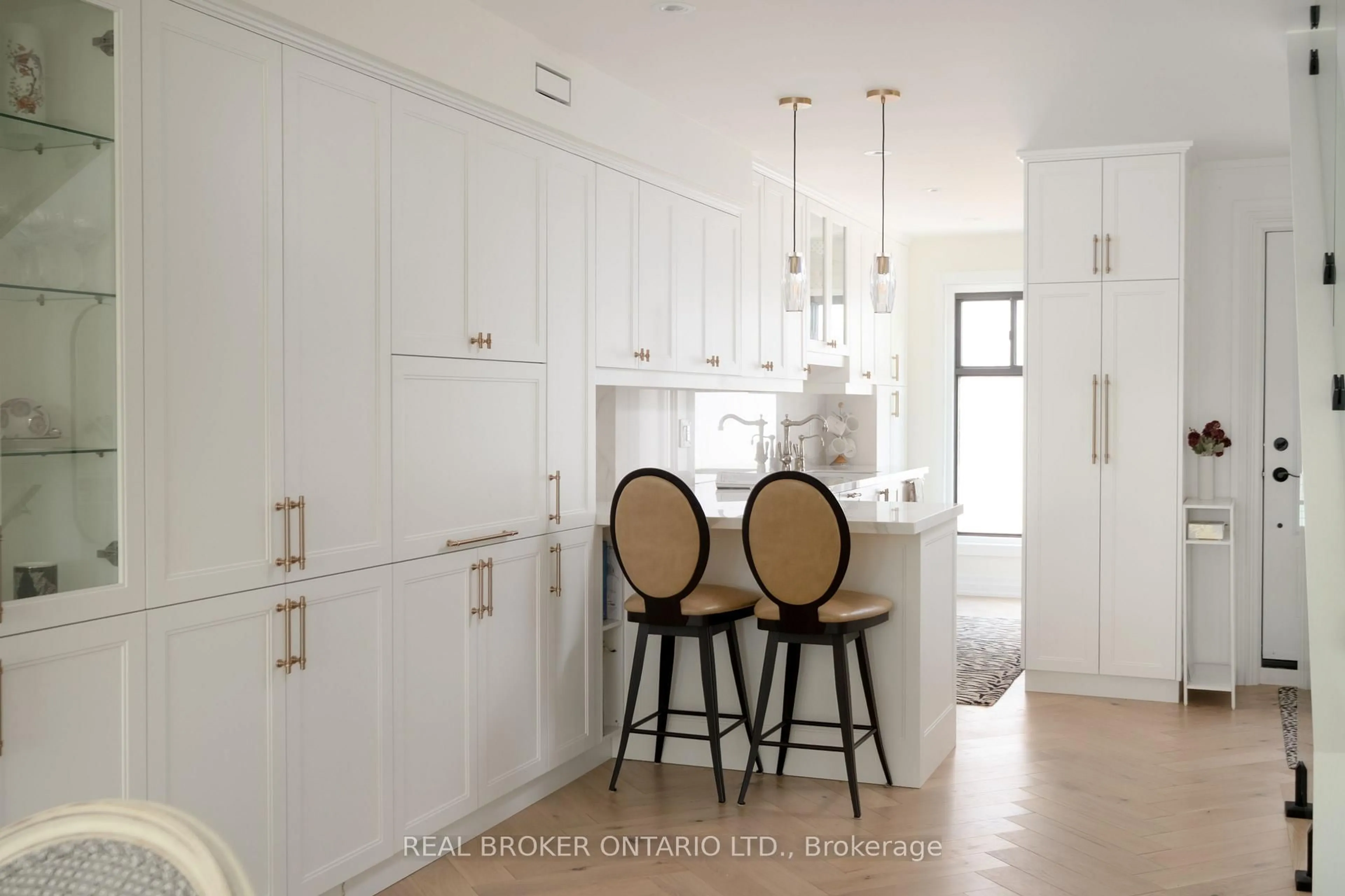 Contemporary kitchen, unknown for 187 Sherwood Ave #B, Toronto Ontario M4P 2A9