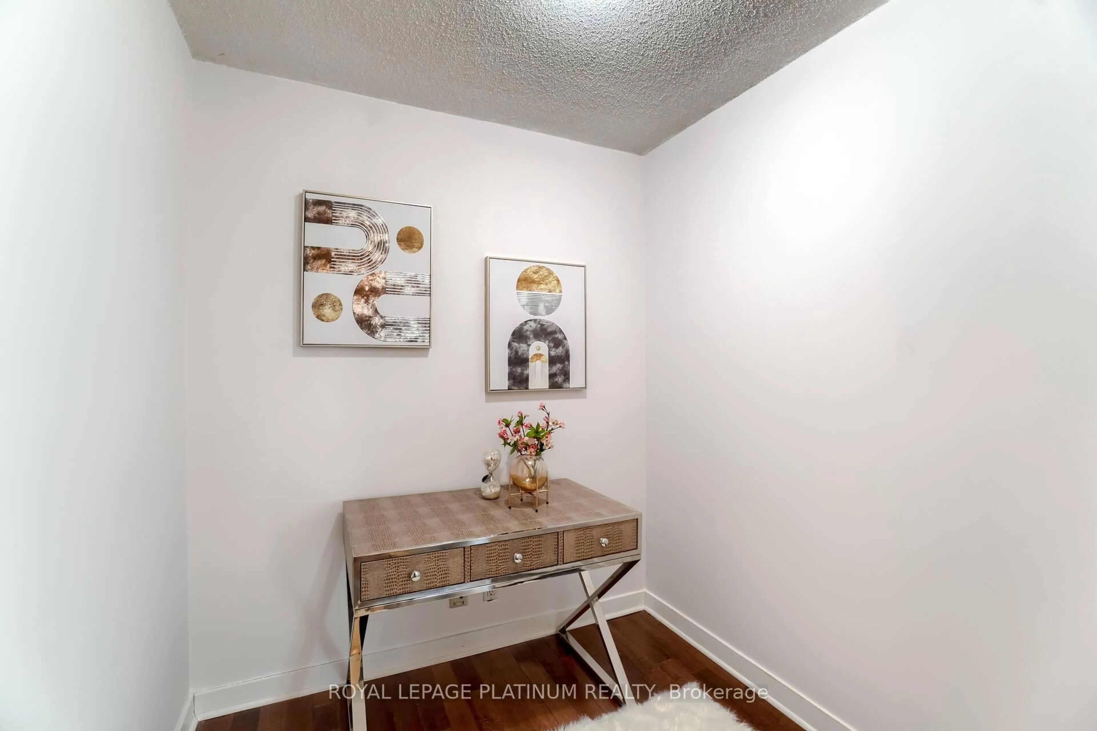 A pic of a room for 397 Front St #2309, Toronto Ontario M5V 3S1
