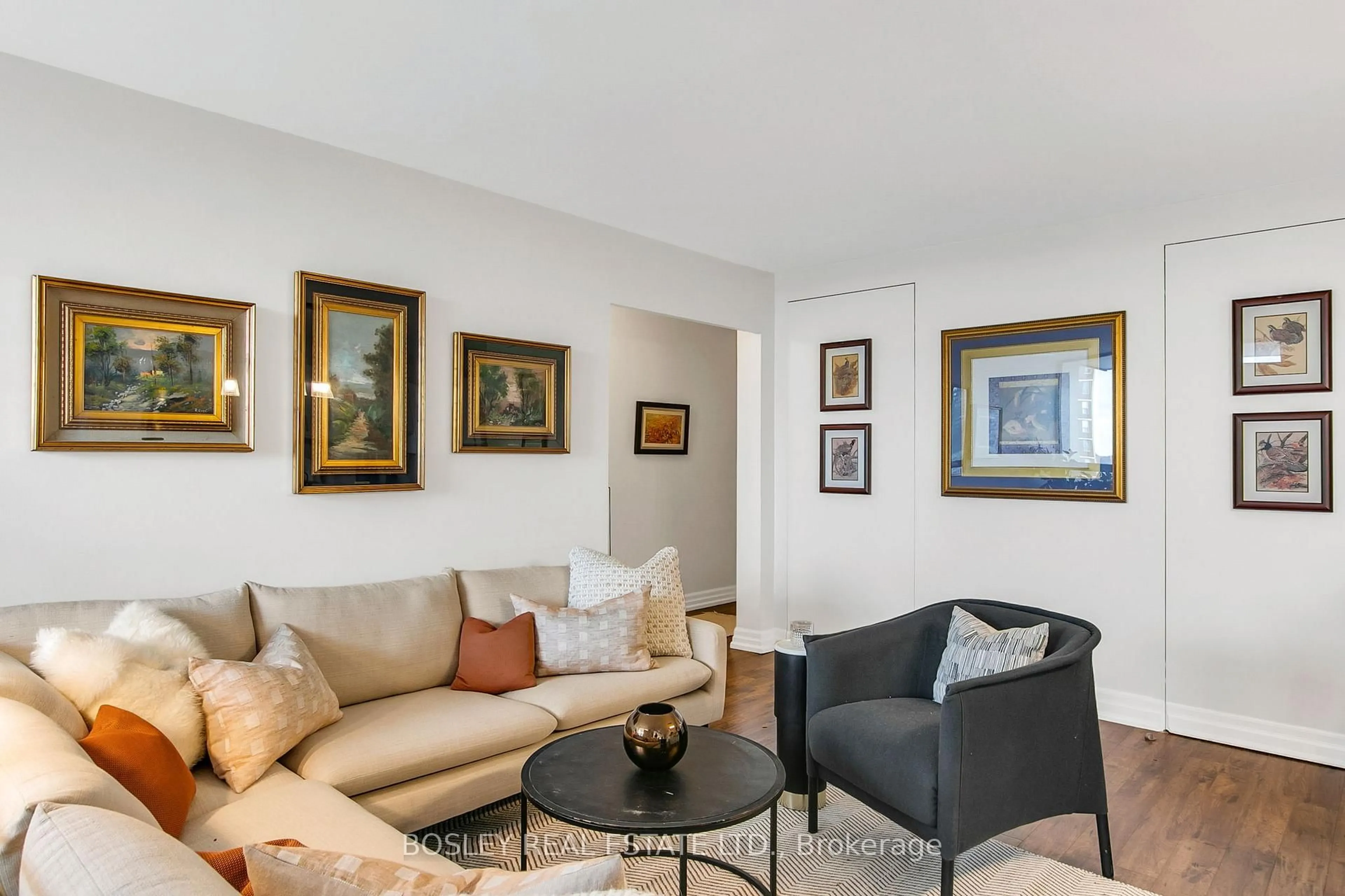 Living room with furniture, unknown for 10 Edgecliff Gfwy #1411, Toronto Ontario M3C 3A3