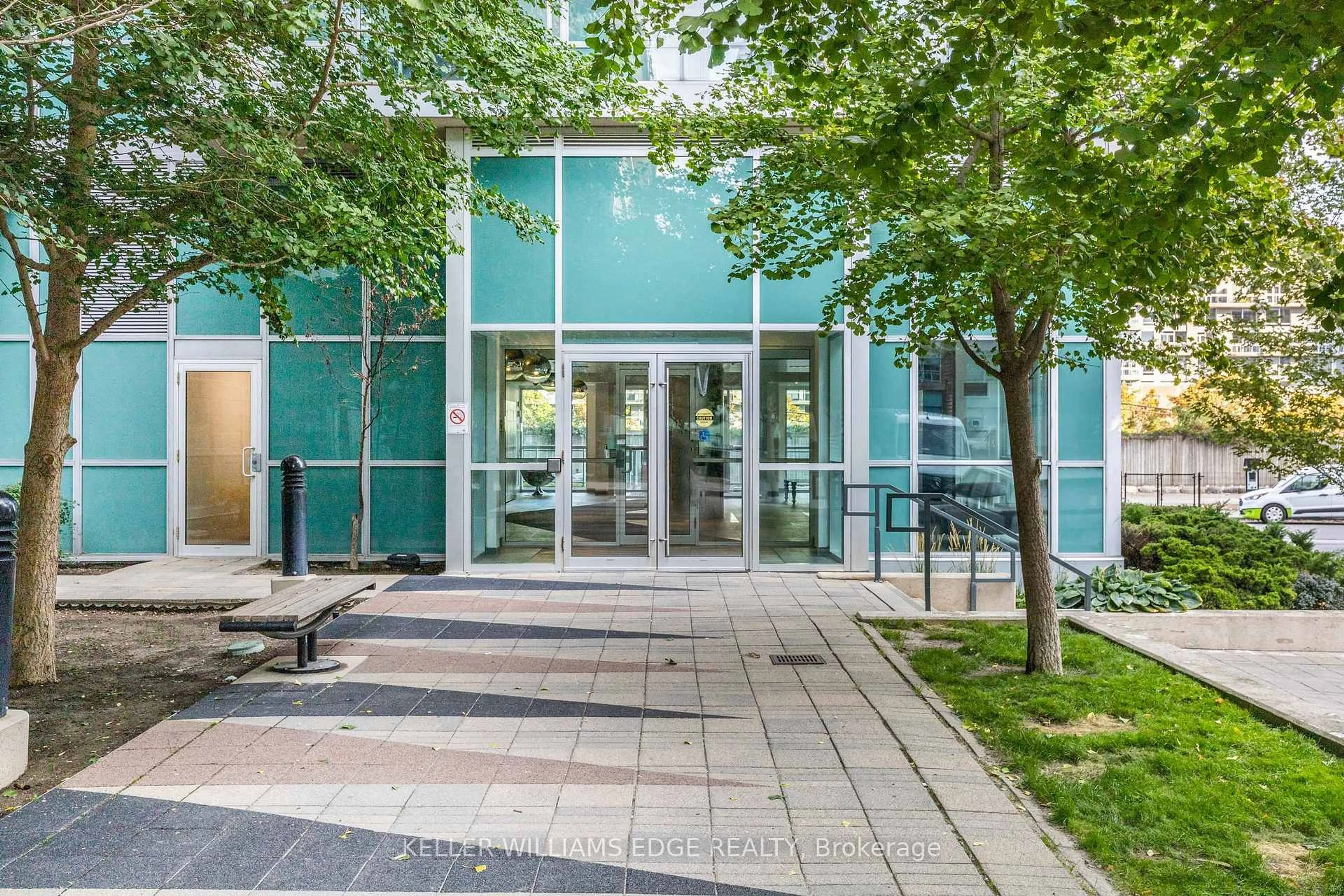 Indoor foyer for 100 Western Battery Rd #1406, Toronto Ontario M6K 3S2