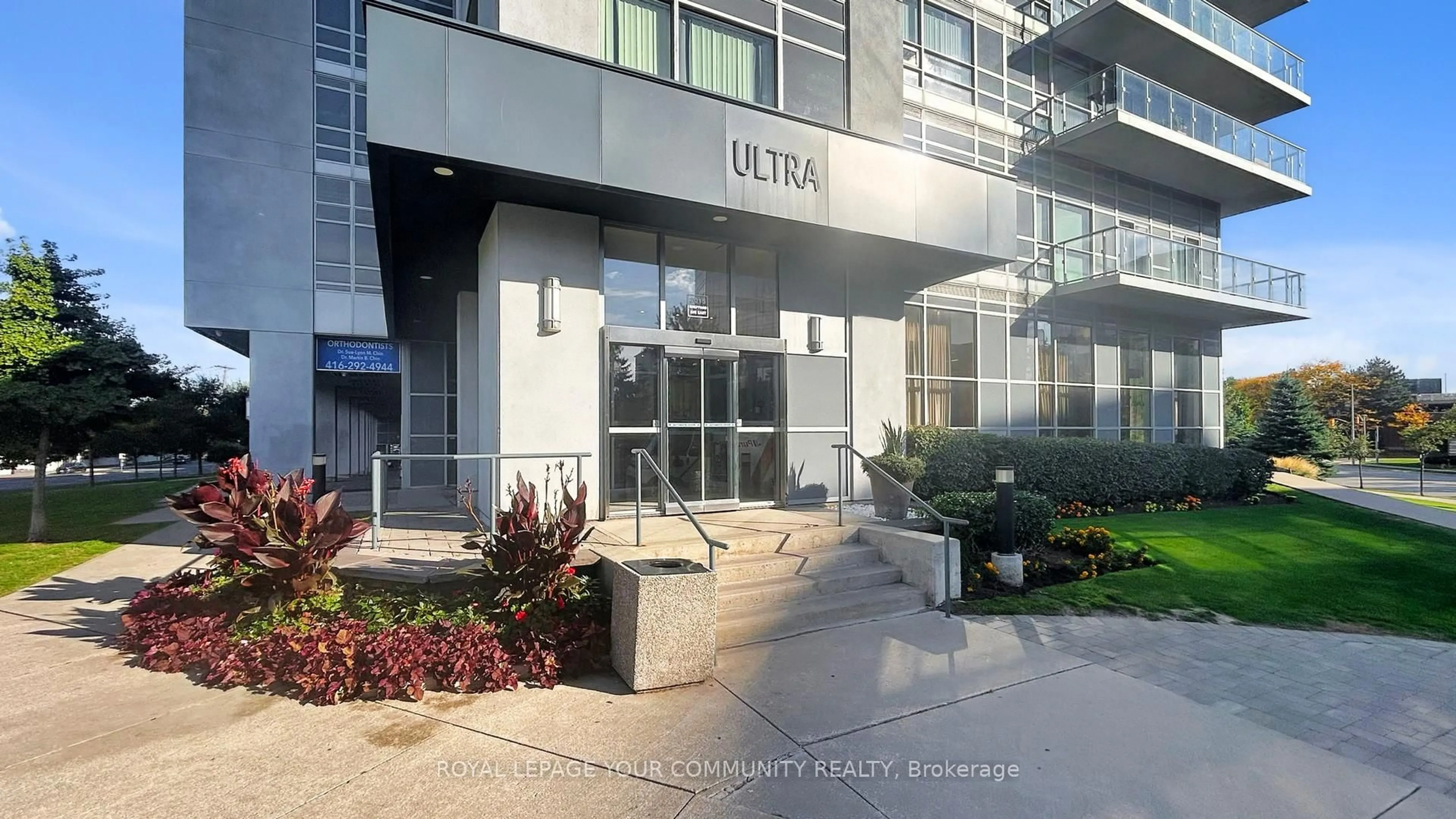 Indoor foyer for 2015 Sheppard Ave #1911, Toronto Ontario M2J 0B3