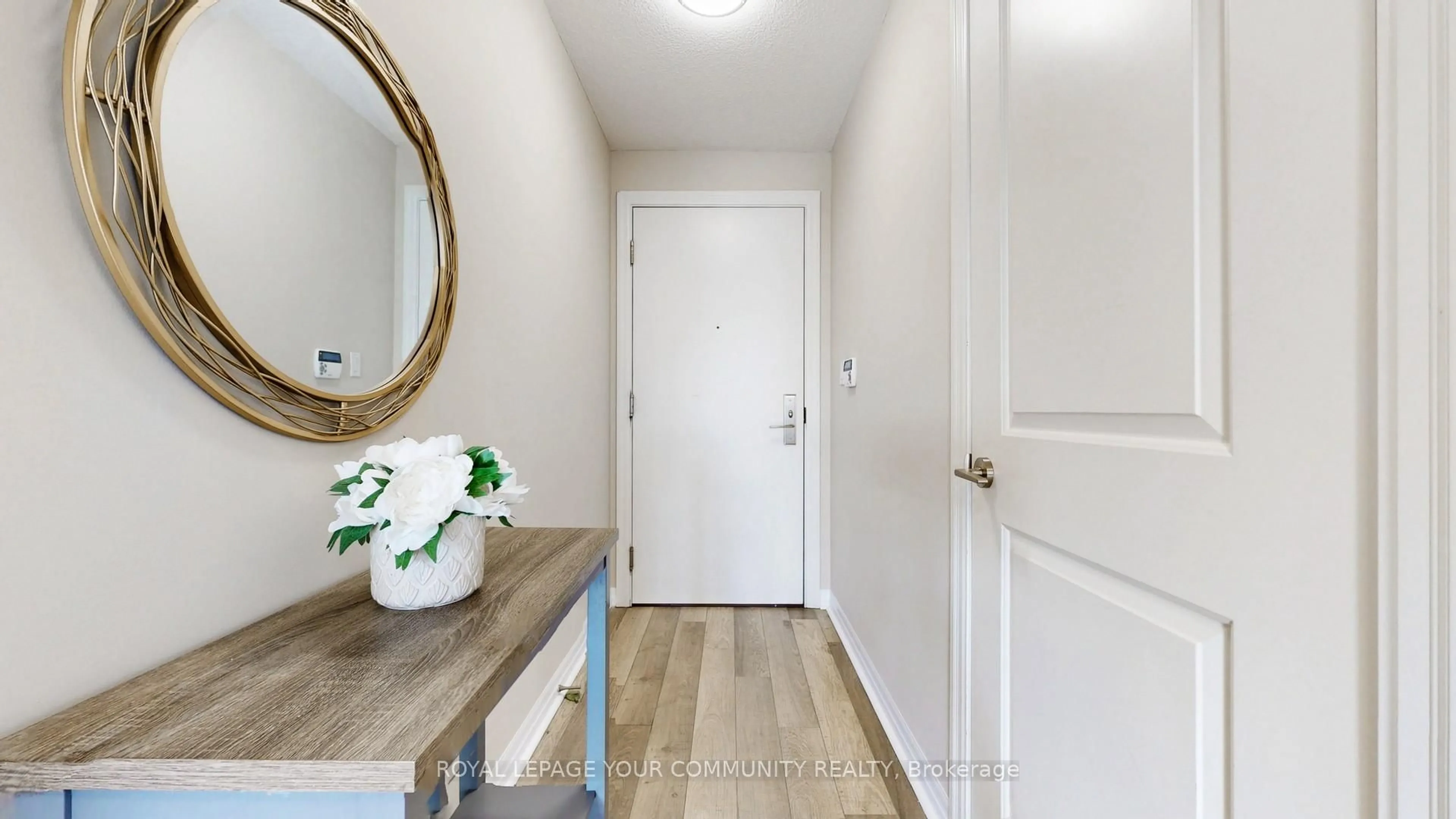 Indoor entryway for 2015 Sheppard Ave #1911, Toronto Ontario M2J 0B3