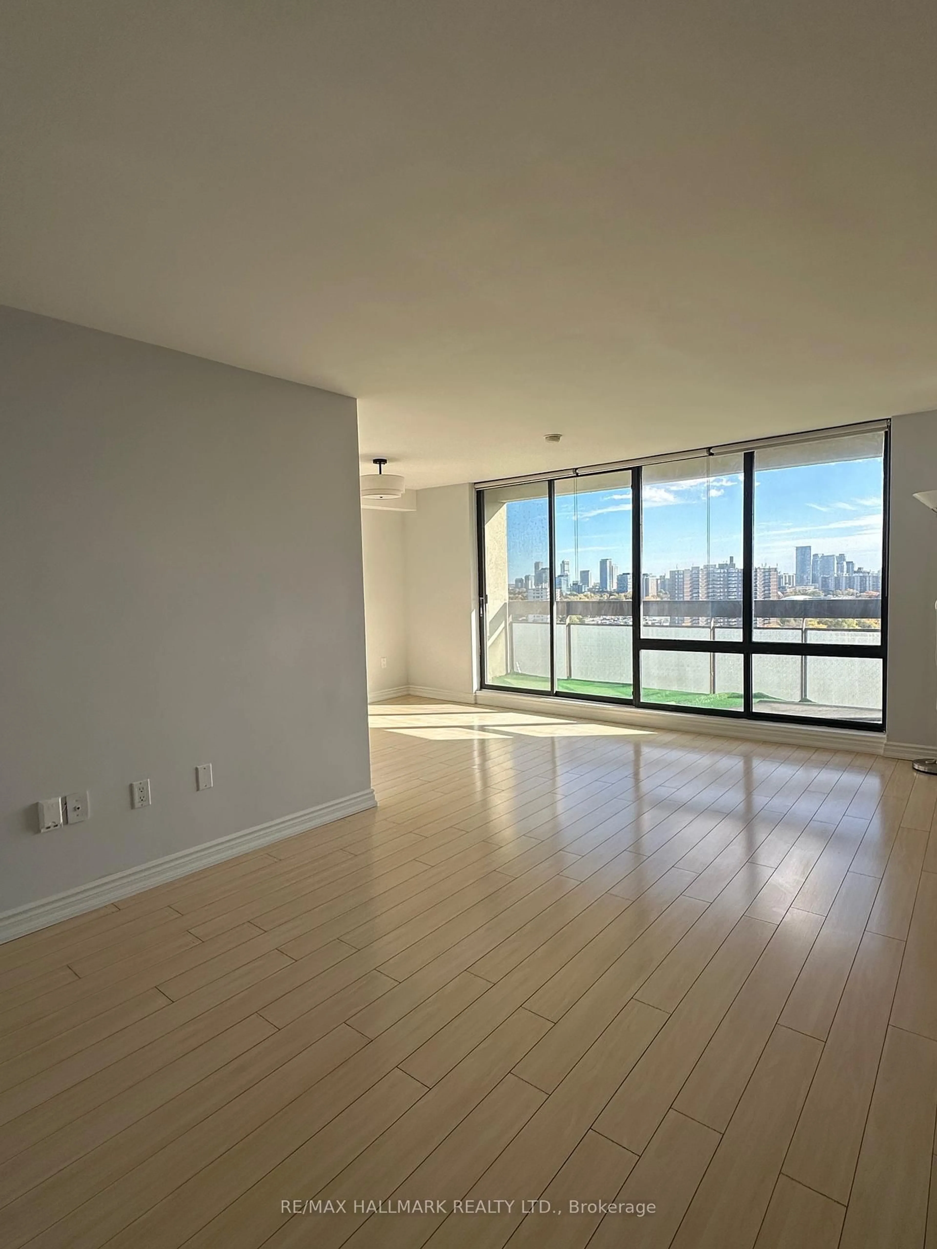 A pic of a room for 260 Seneca Hill Dr #PH8, Toronto Ontario M2J 4S6