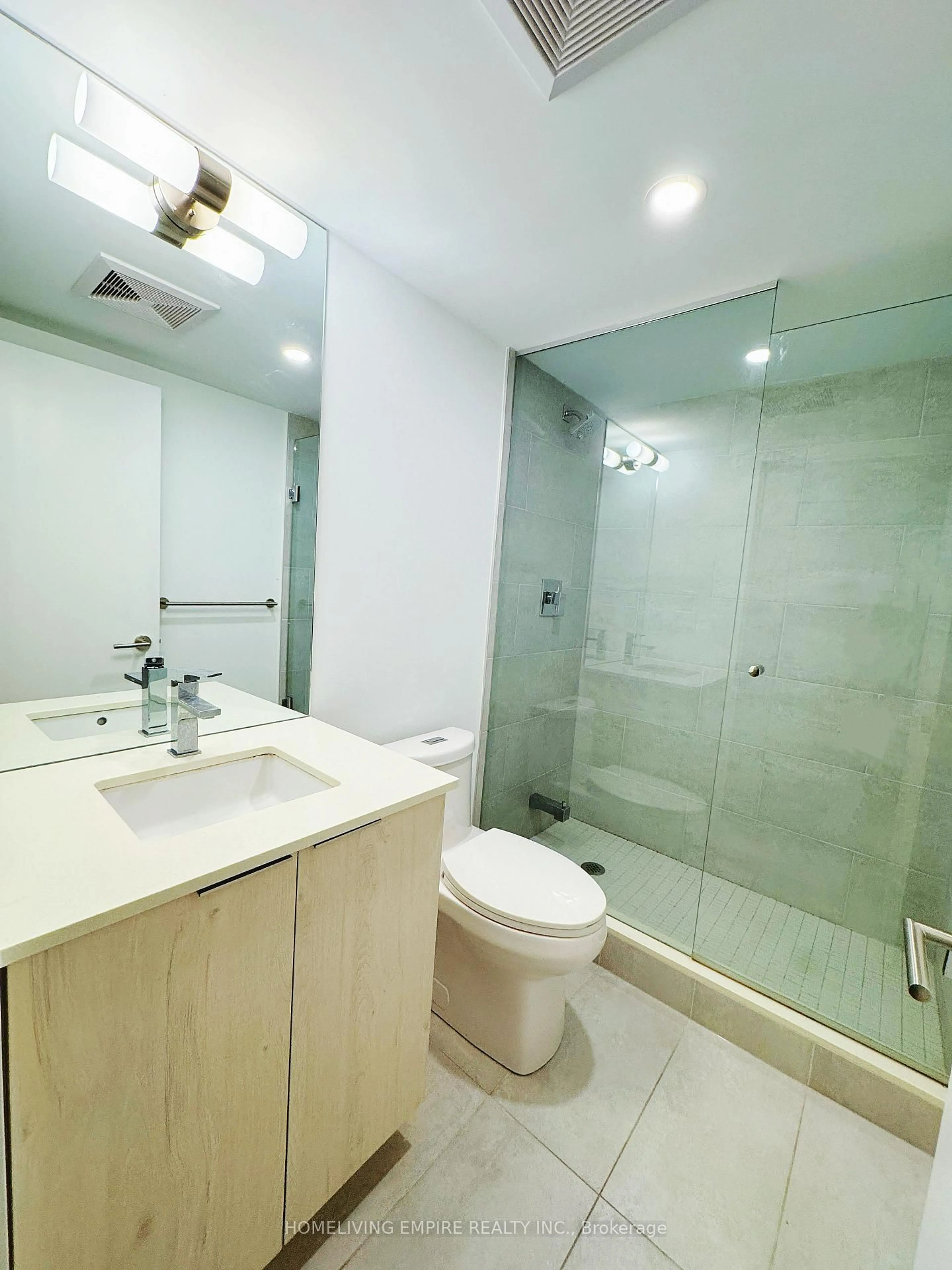 Standard bathroom, unknown for 47 Mutual St #1401, Toronto Ontario M5B 0C6