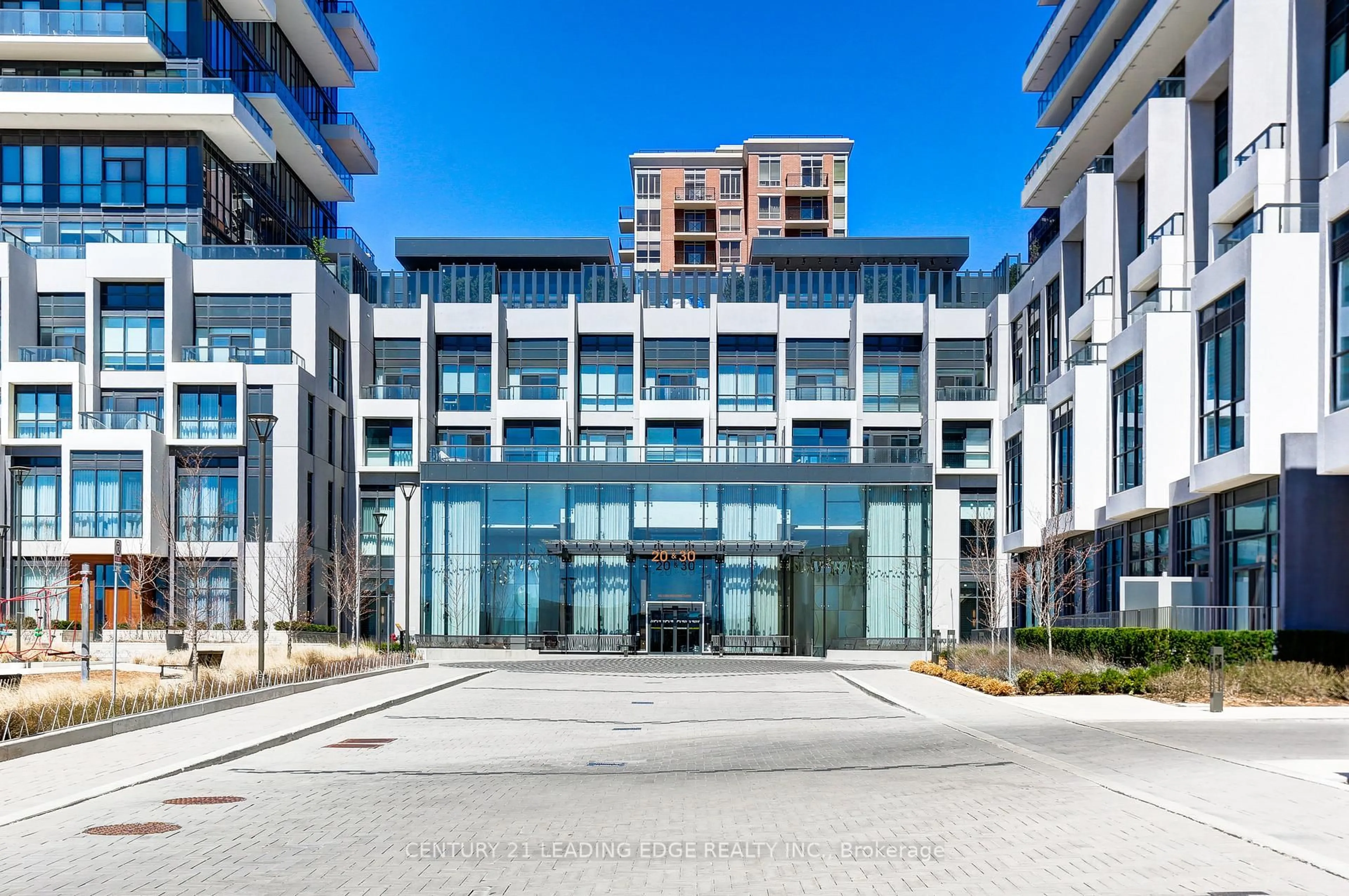 Indoor foyer for 30 Inn On The Park Dr #712, Toronto Ontario M3C 0P7