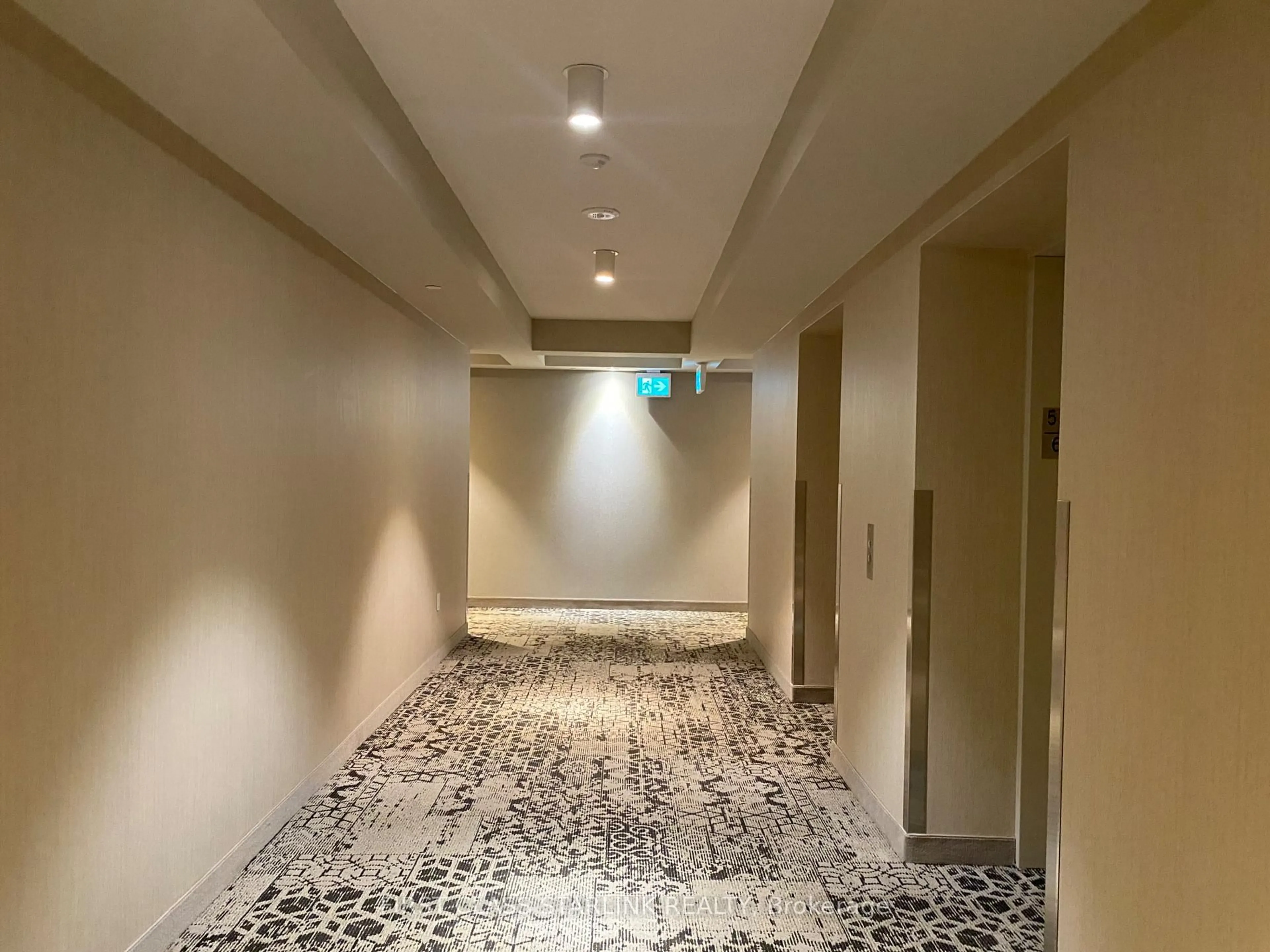 Indoor foyer for 138 Downes St #5311, Toronto Ontario M5E 0E4