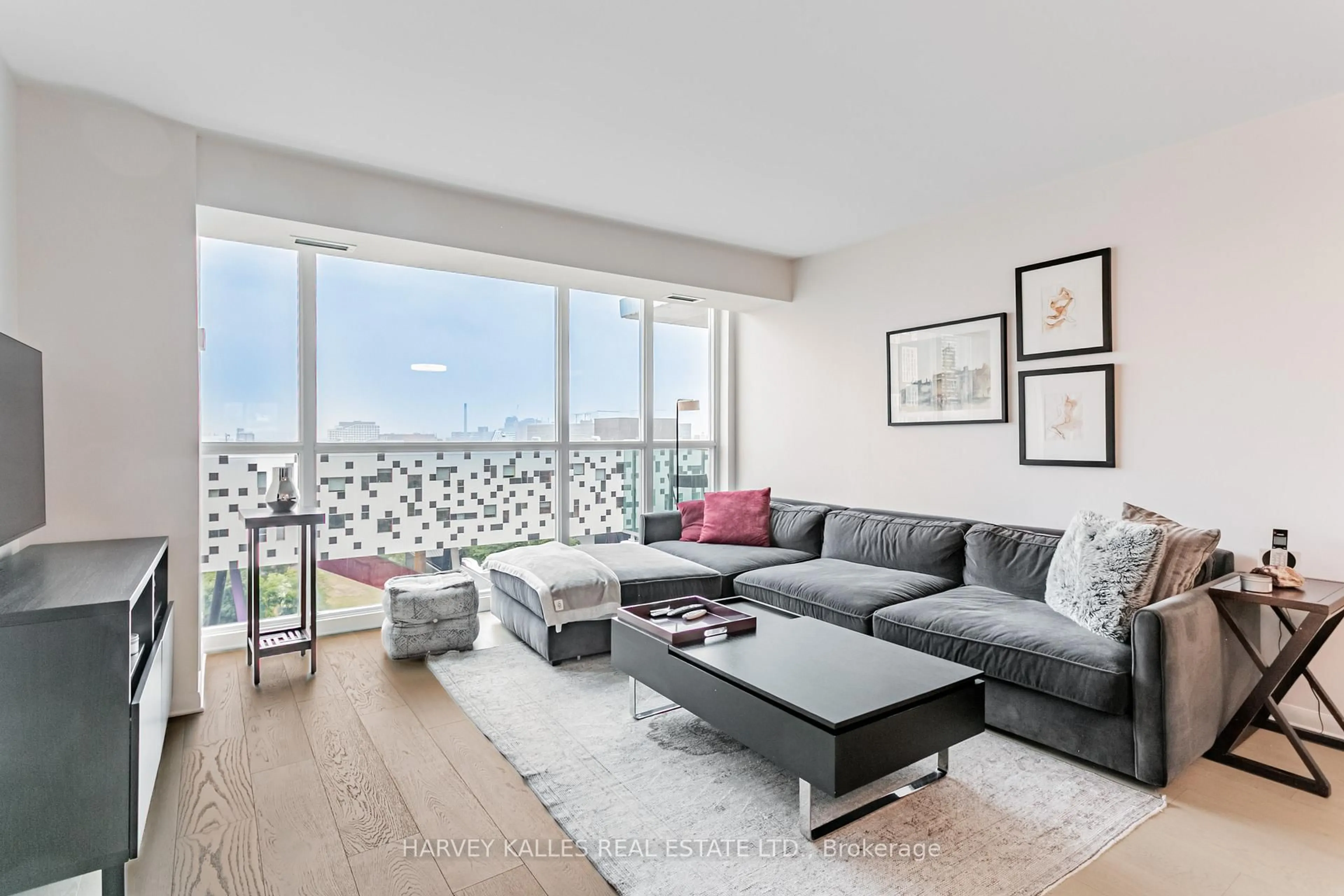 Living room with furniture, unknown for 96 St Patrick St #1610, Toronto Ontario M5T 1V2