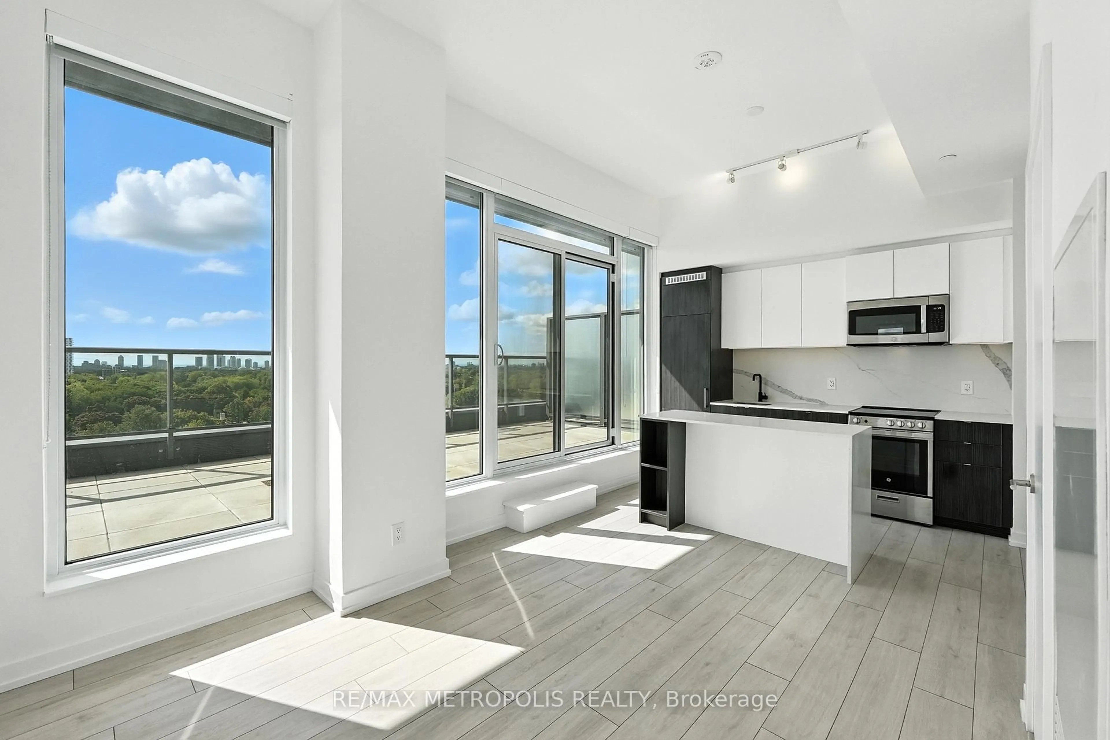 Open concept kitchen, unknown for 500 Dupont St #815, Toronto Ontario M6G 0B8