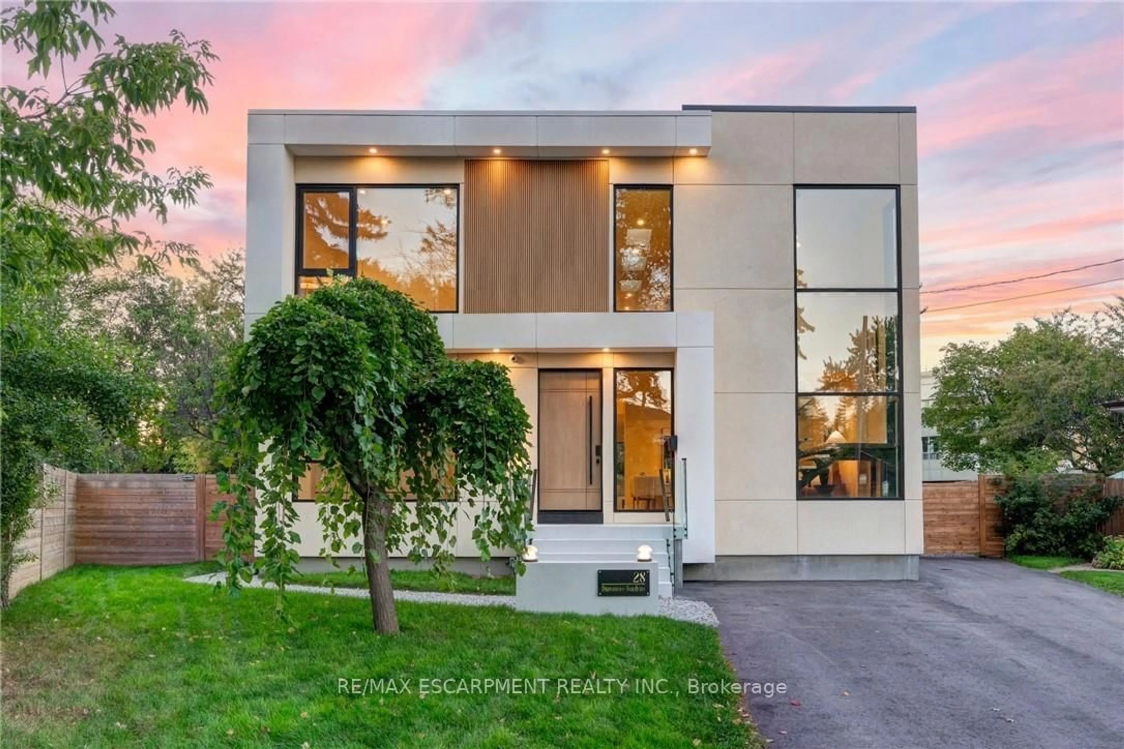 Home with brick exterior material, street for 28 Dunsmore Gdns, Toronto Ontario M3H 3M2