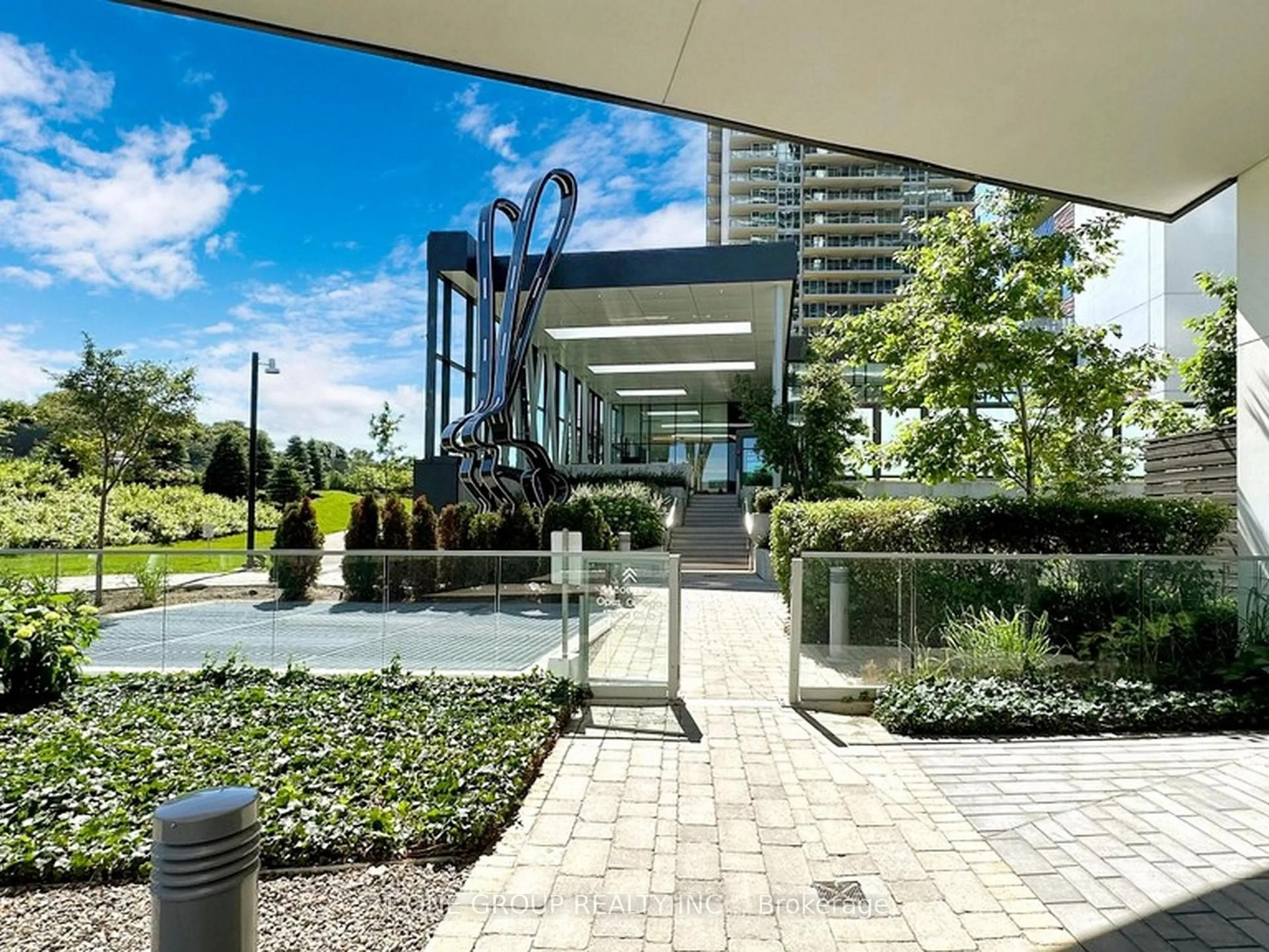 Indoor foyer for 117 Mcmahon Dr #1203, Toronto Ontario M2K 2X9