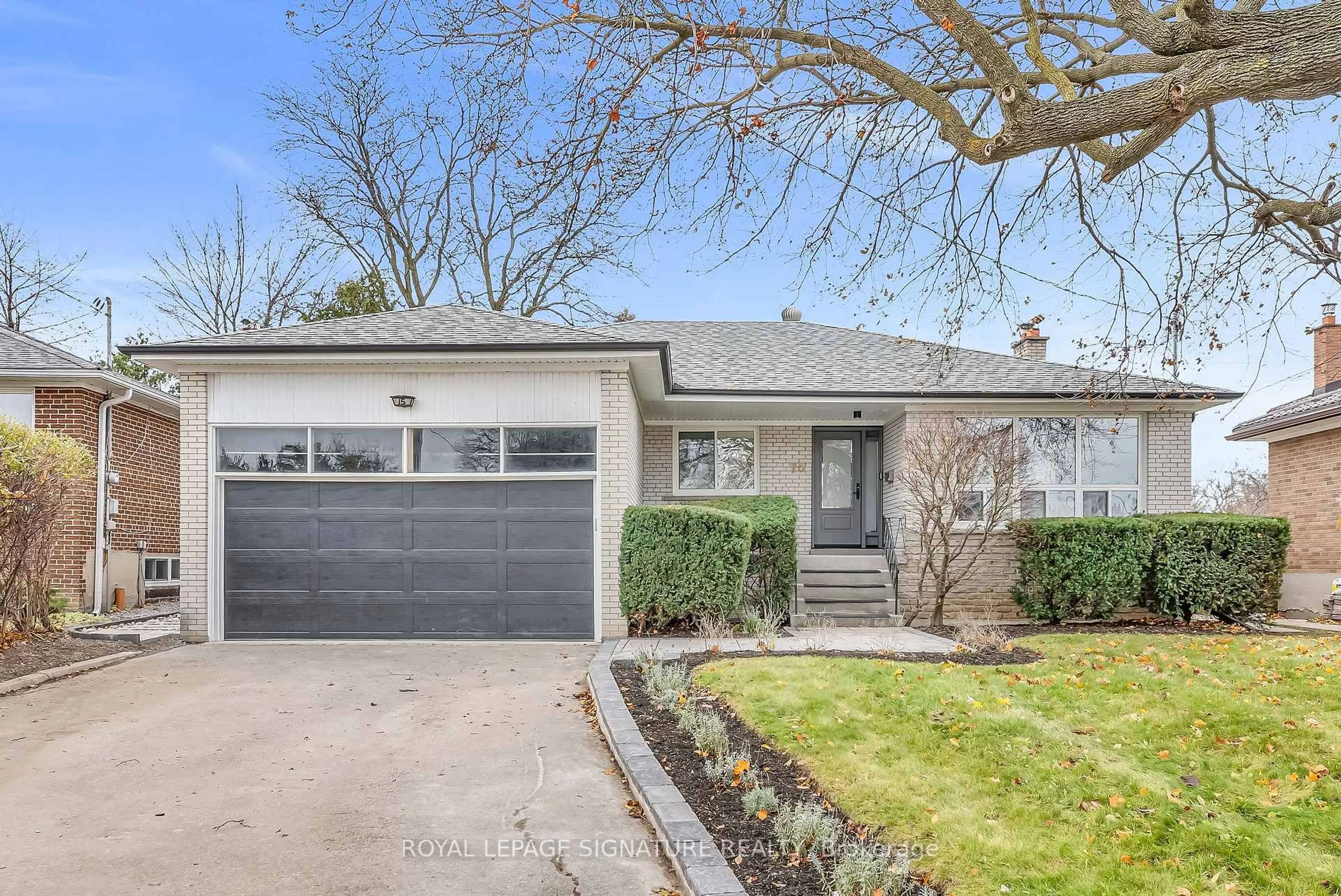 Home with brick exterior material, street for 15 Oldborough Circ, Toronto Ontario M2J 3A1