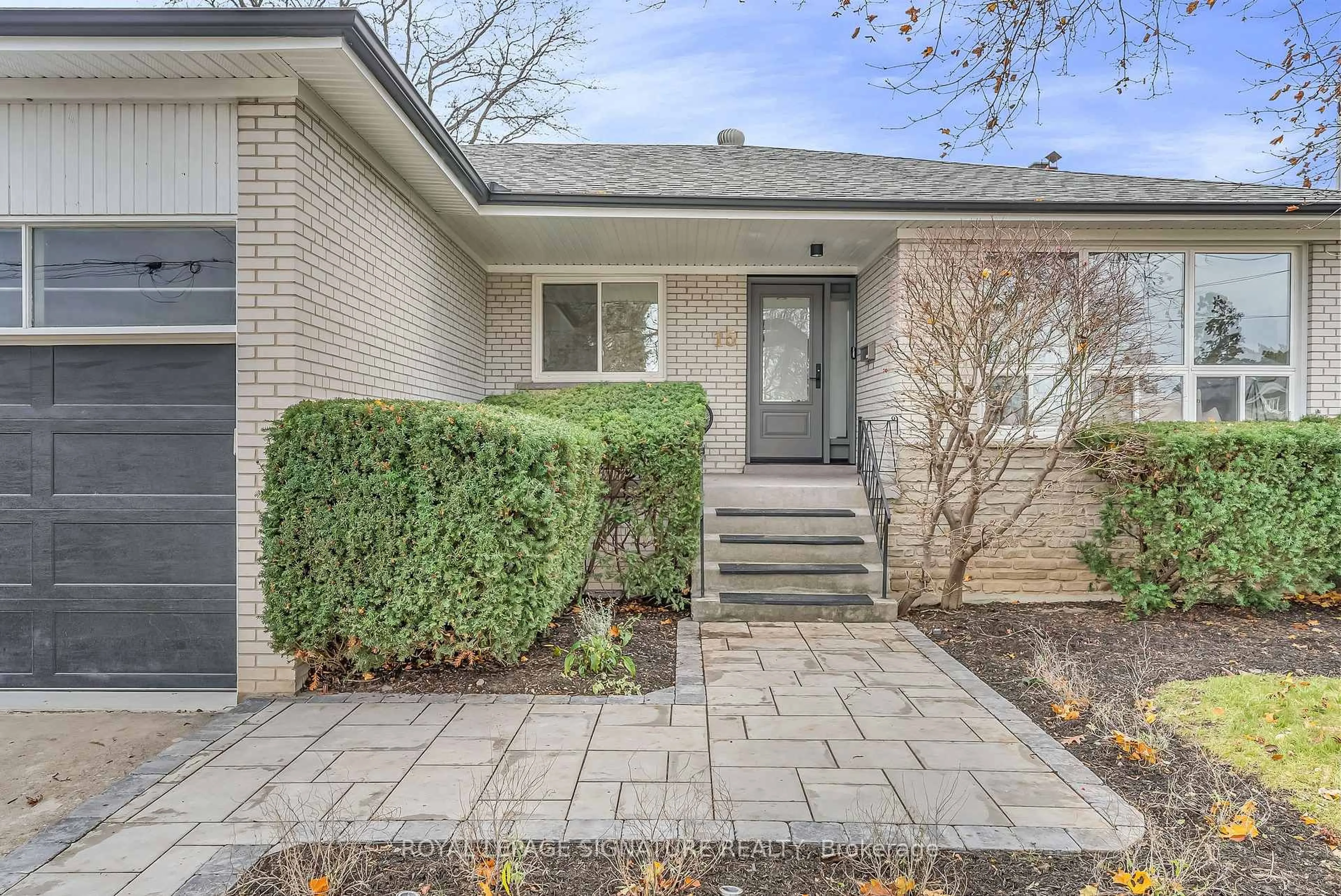 Home with brick exterior material, street for 15 Oldborough Circ, Toronto Ontario M2J 3A1