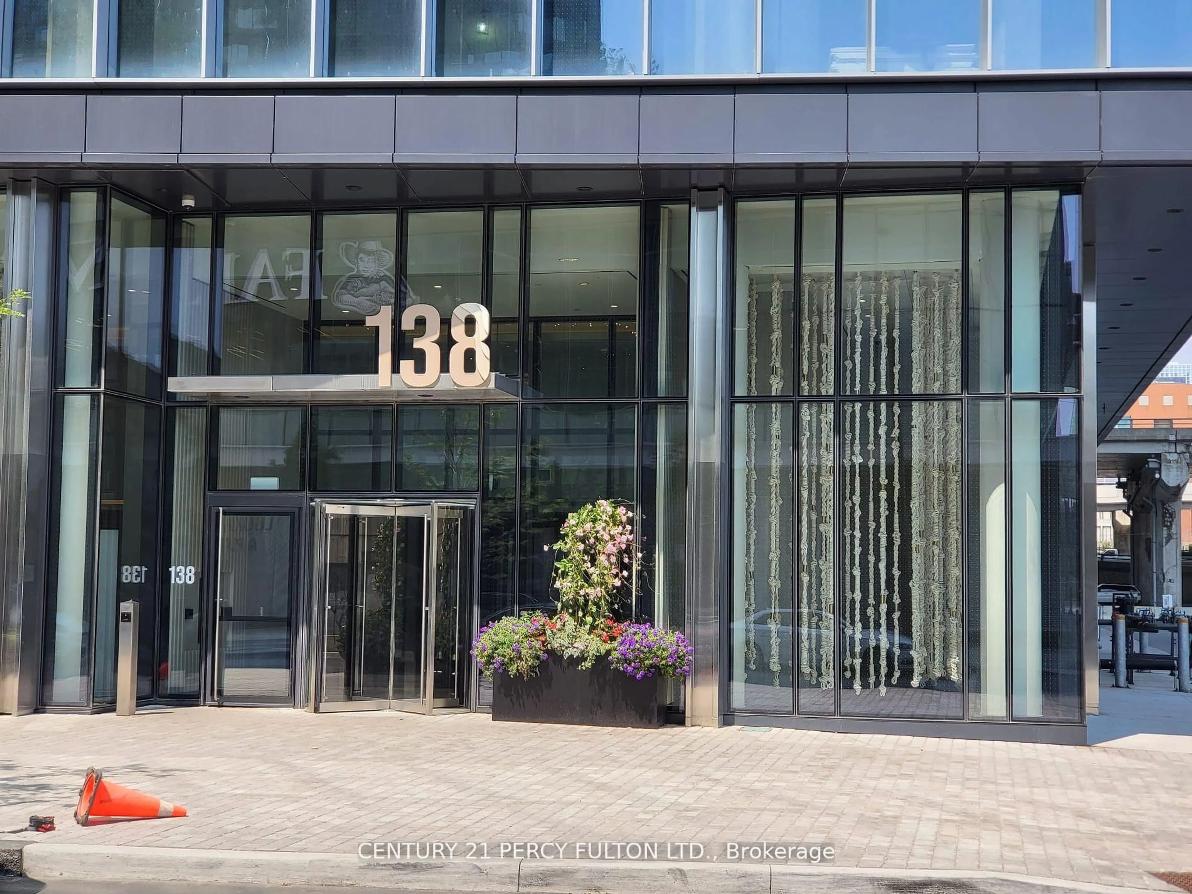 Indoor foyer for 138 Downes St #5310, Toronto Ontario M5E 0E4