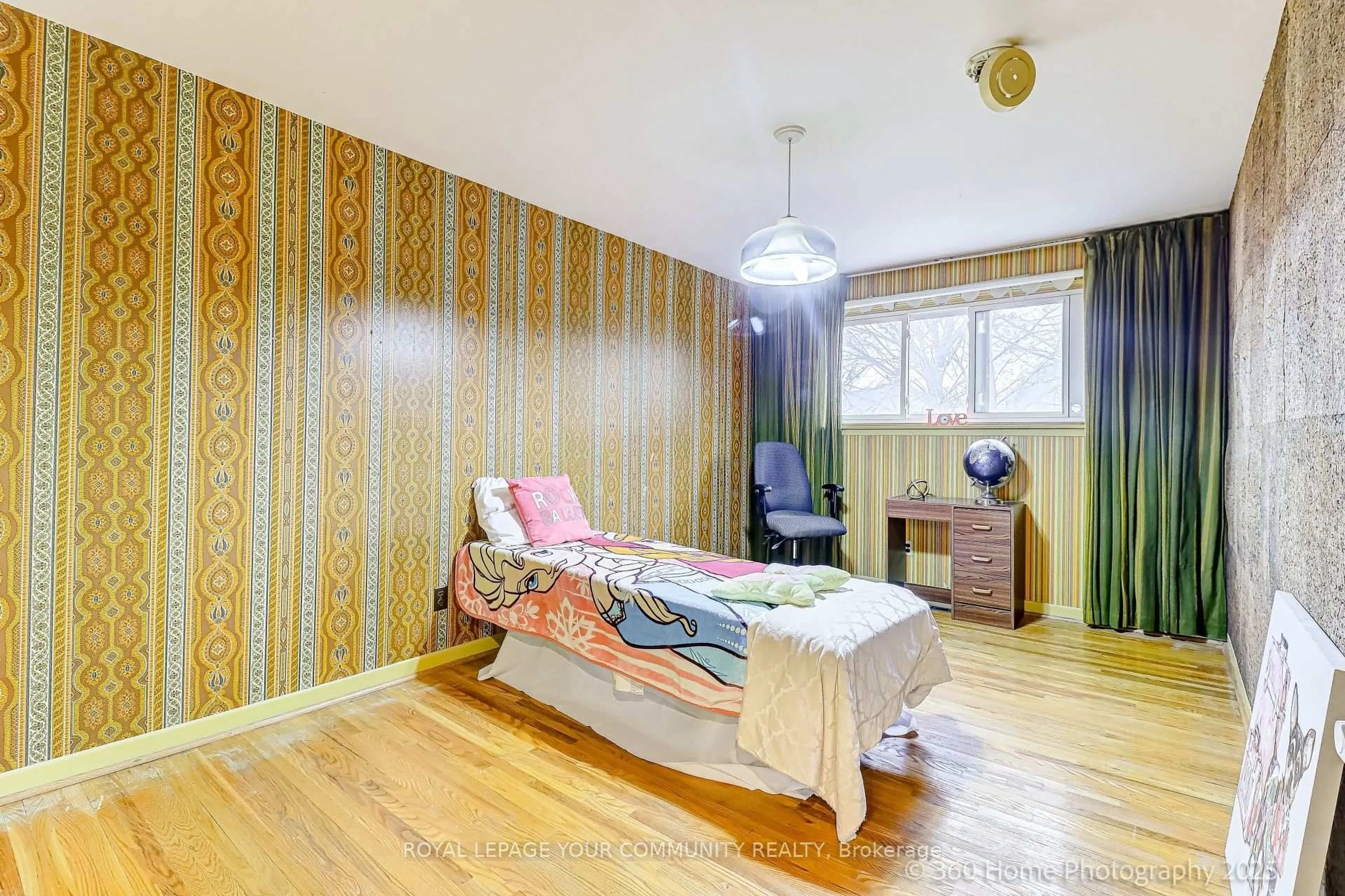 A pic of a room for 10 Fontainbleau Dr, Toronto Ontario M2M 1N9