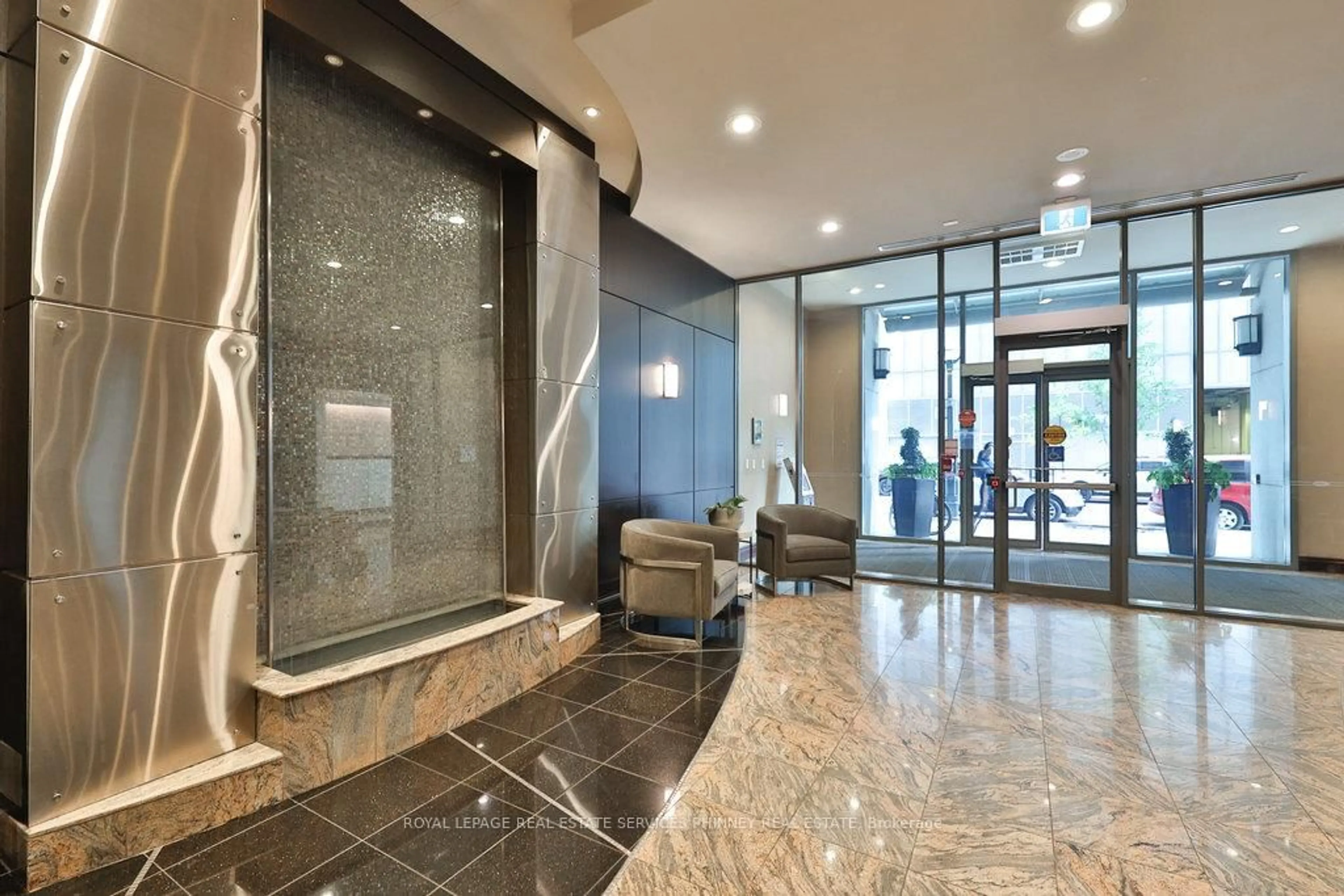 Lobby for 30 Grand Trunk Cres #708, Toronto Ontario M5J 3A4