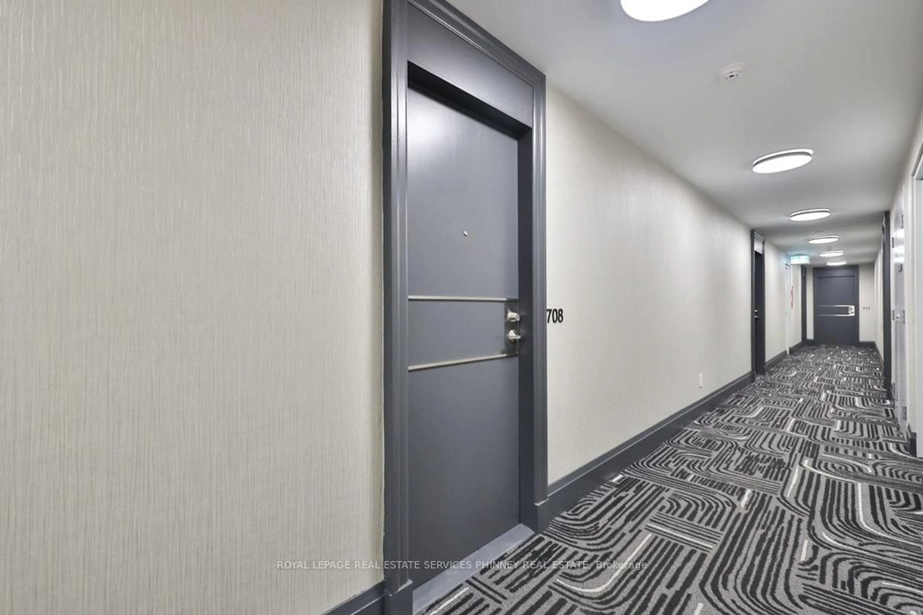 Indoor foyer for 30 Grand Trunk Cres #708, Toronto Ontario M5J 3A4