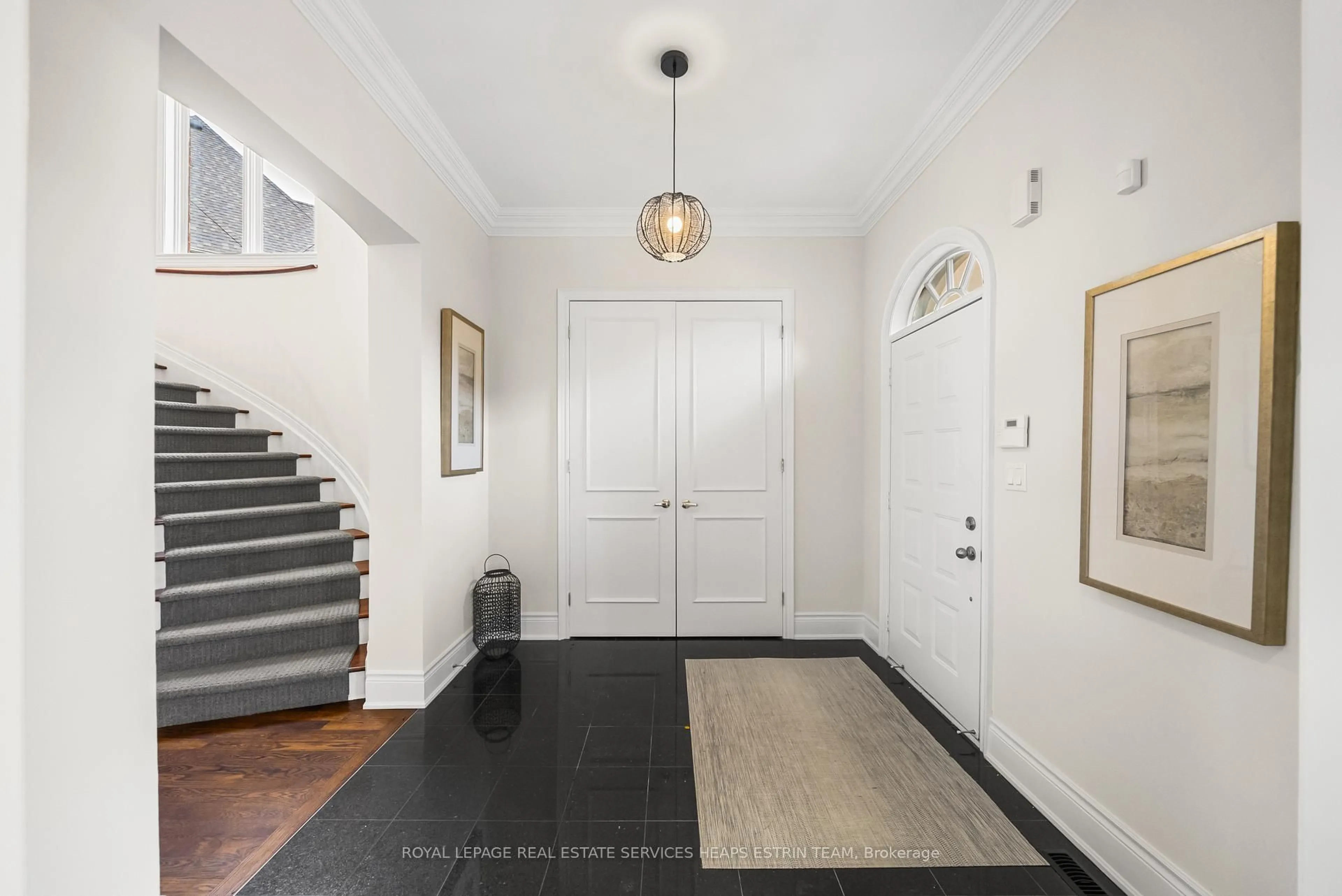 Indoor entryway for 46 True Davidson Dr, Toronto Ontario M4W 3X5