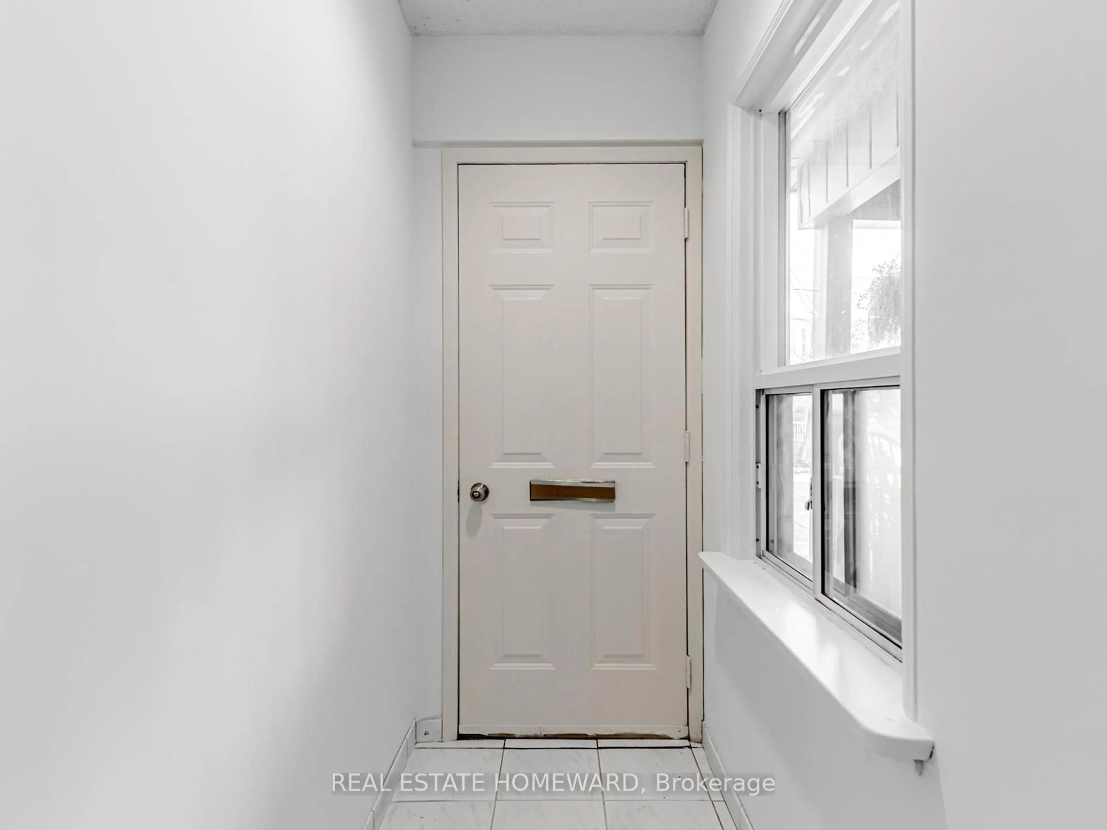 Indoor entryway for 1188 Ossington Ave, Toronto Ontario M6G 3W1