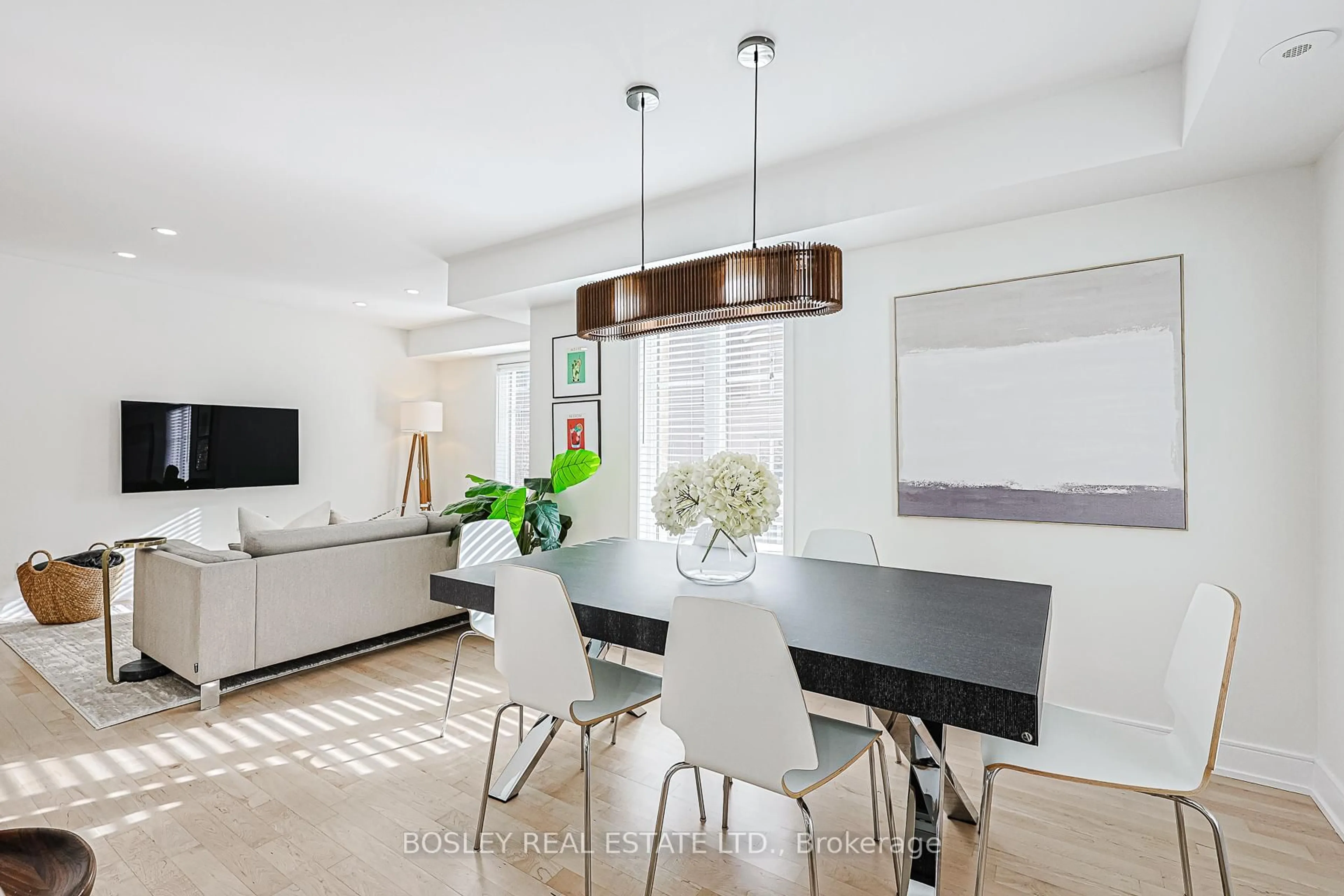 Unknown for 50 Western Battery Rd #923, Toronto Ontario M6K 3P1