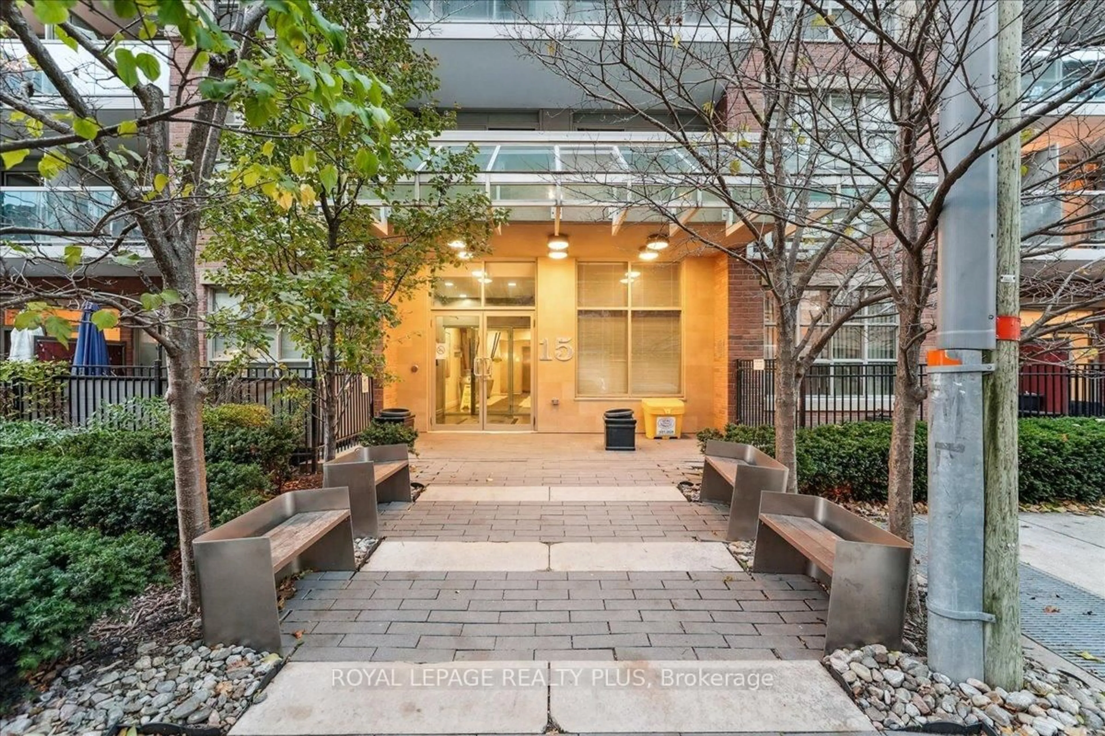 Unknown for 15 Stafford St #202, Toronto Ontario M5V 3X6